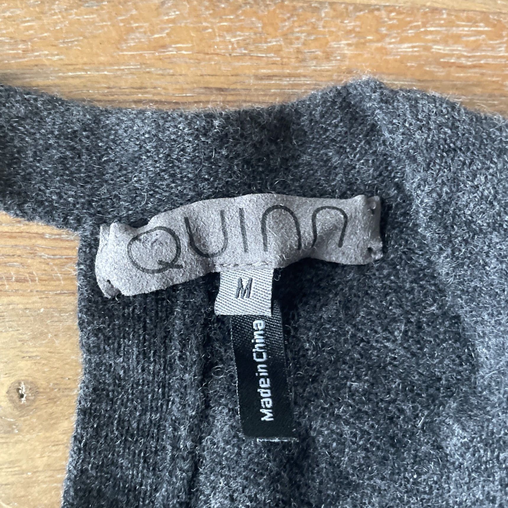 Vintage Quinn 100% Cashmere Gray Round Neck Sweater Womens Medium Pullover Keyhole Back Vintage Size M / US 6-8 / IT 42-44 - 3 Thumbnail