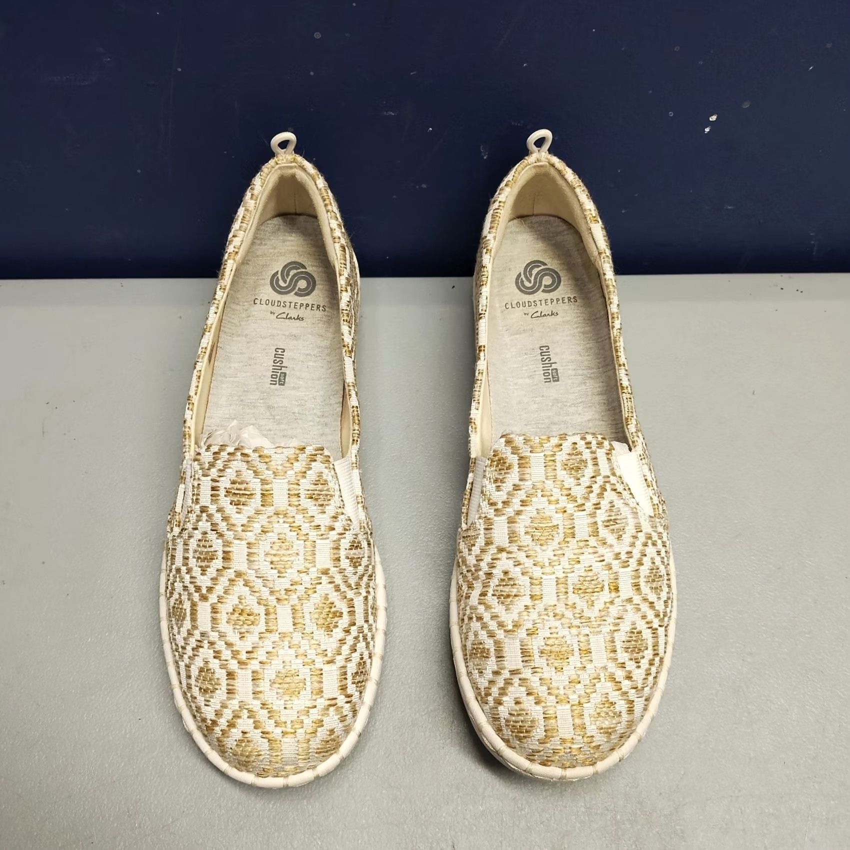 Clarks Clarks Cloudstepper Loafers Womens 7.5 Tan White Slip-On Cushioned Comfort Casual Shoes 261417804050 Size US 8 / IT 38 - 2 Thumbnail
