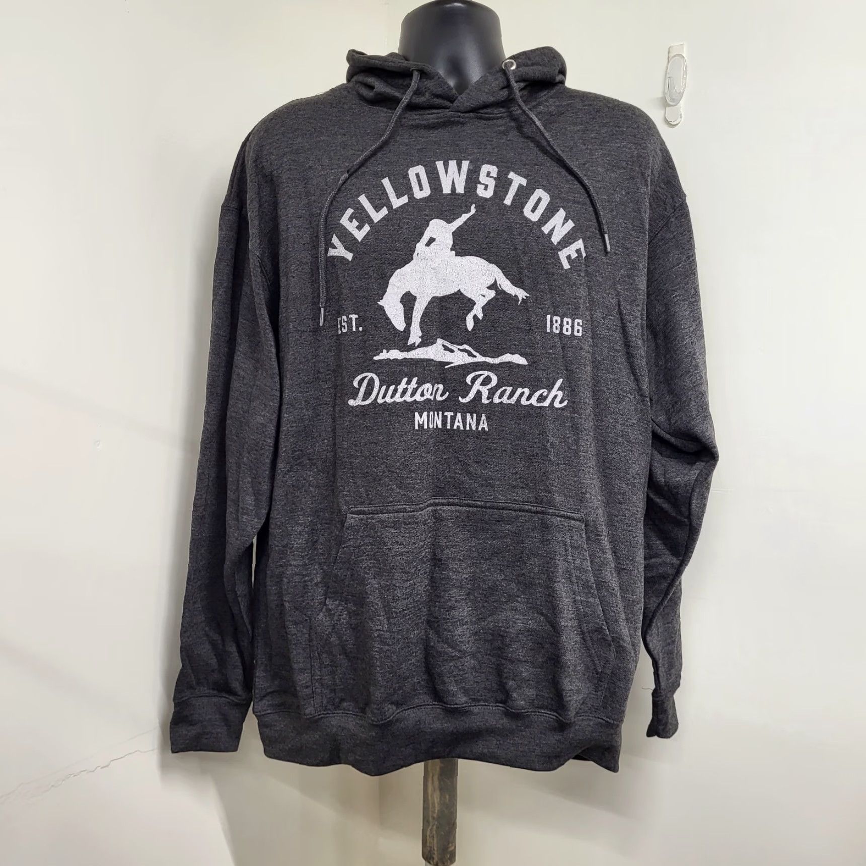 Vintage Yellowstone Hoodie Sweatshirt Mens Size M Charcoal Grey Pullover Hooded Graphic Print Pockets Logo Western Cowboy Outdoor NWT Size US M / EU 48-50 / 2 - 2 Thumbnail