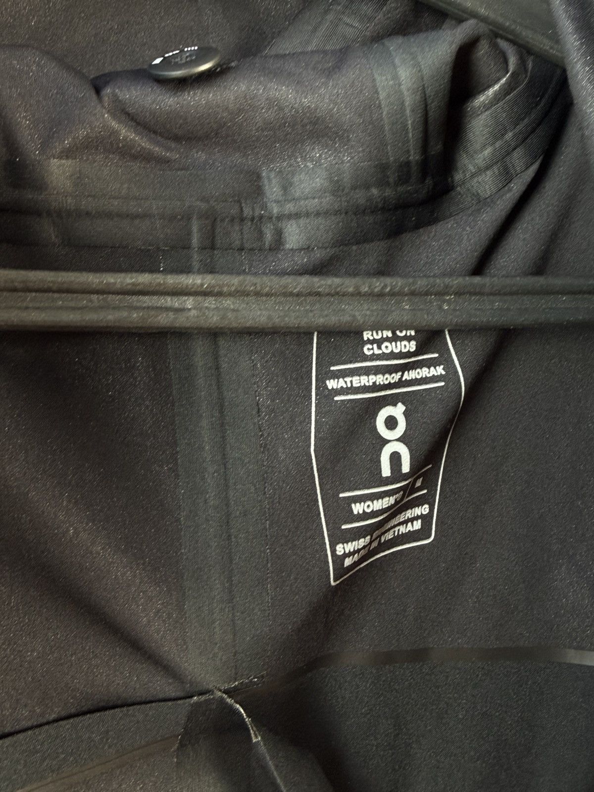 On On Running Warerproof Anorak Women’s jacket size M NWT Size M / US 6-8 / IT 42-44 - 13 Thumbnail