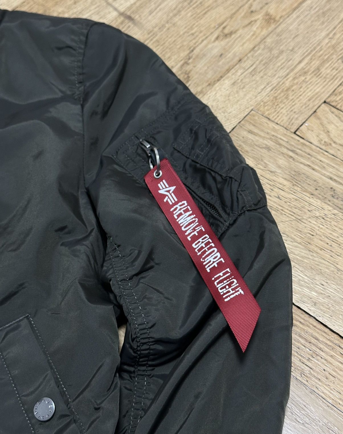 Alpha Industries Men’s Alpha Industries Bomber Jacket Olive Green Size XS Size US XS / EU 42 / 0 - 10 Thumbnail