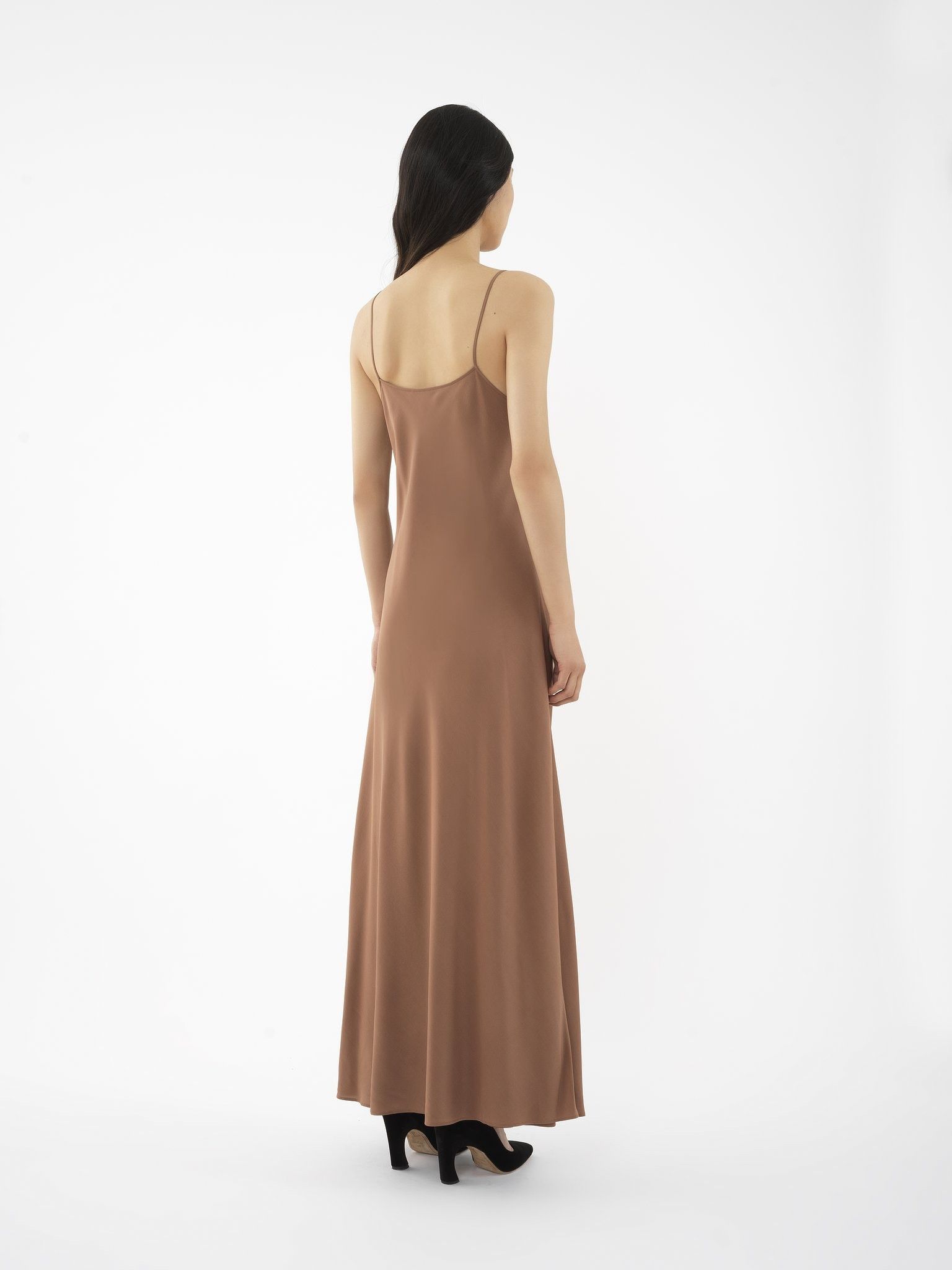 o1loc1c0325 CHC24 Dress in Brown