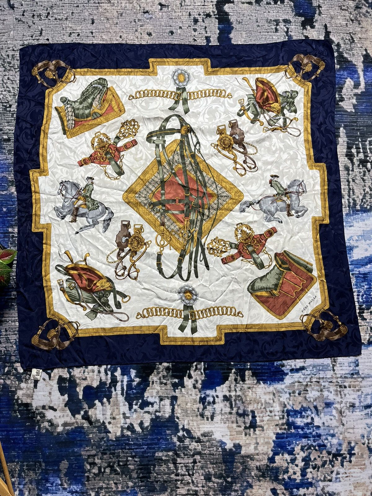 Designer 🔥Piero Massa Multicolour Goldchain Scarves Italy Size ONE SIZE - 1 Thumbnail