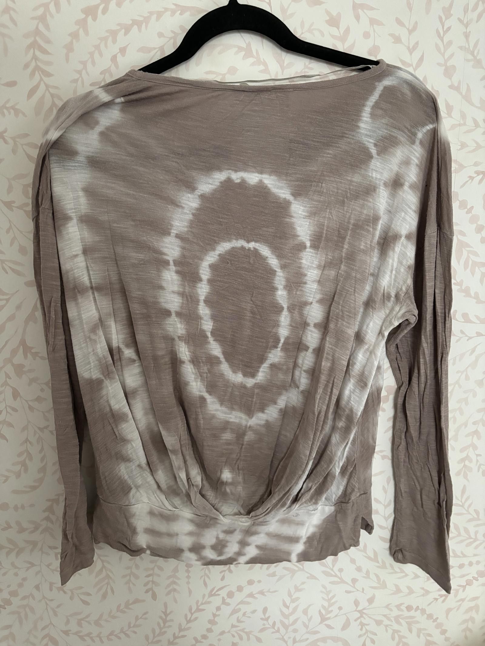 Designer EUC Y2K Tie-Dye Long Sleeve Top by Young, Fabulous & Broke M Size M / US 6-8 / IT 42-44 - 3 Thumbnail