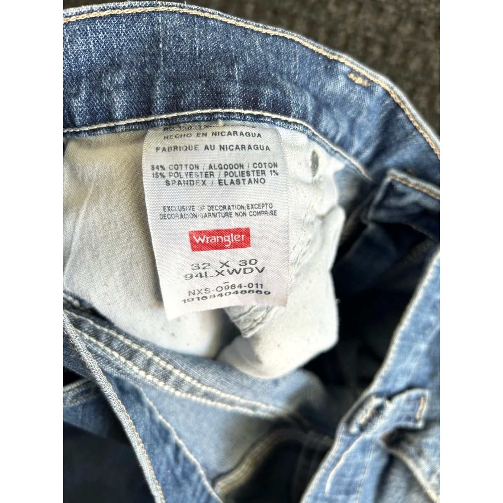 Wrangler VINTAGE Wrangler Jeans 32 x 30 Distressed Baggy Skater Grunge y2k 90s American Classic 5-Pocket Denim Blue Mens Jeans Size US 32 / EU 48 - 5 Thumbnail