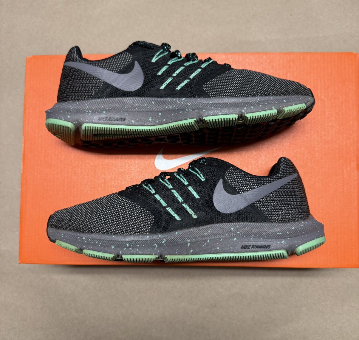 Nike Nike Swift Run SE Gunsmoke Green Glow women’s 7.5 Running! Size US 7.5 / IT 37.5 - 1 Thumbnail