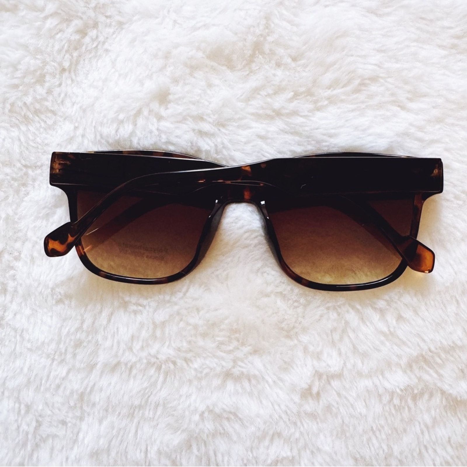 Other Oliver Tortoise Brown Oversized Chic Sunglasses Size ONE SIZE - 10 Thumbnail