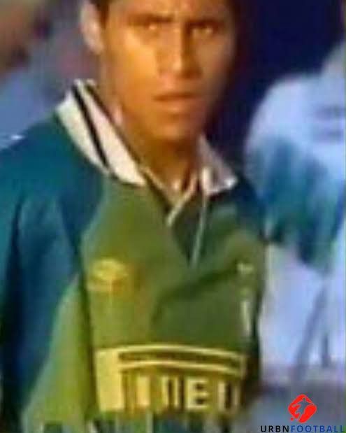 Umbro inter Milan away 1995-96 Roberto carlos football shirt Size US L / EU 52-54 / 3 - 9 Thumbnail