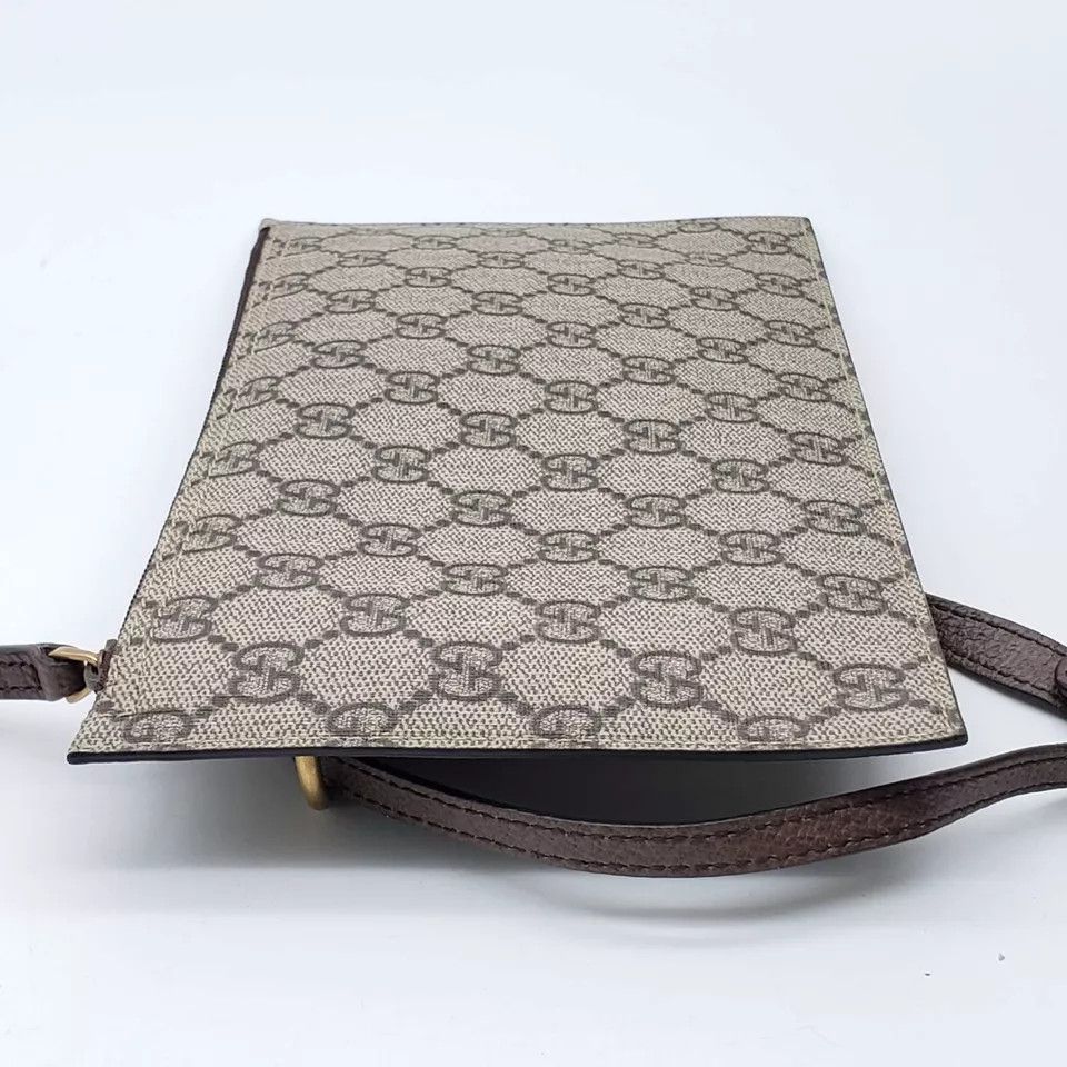 Gucci 100% Authentic Gucci Pouch/Wristlet Canvas Bag Size ONE SIZE - 4 Thumbnail