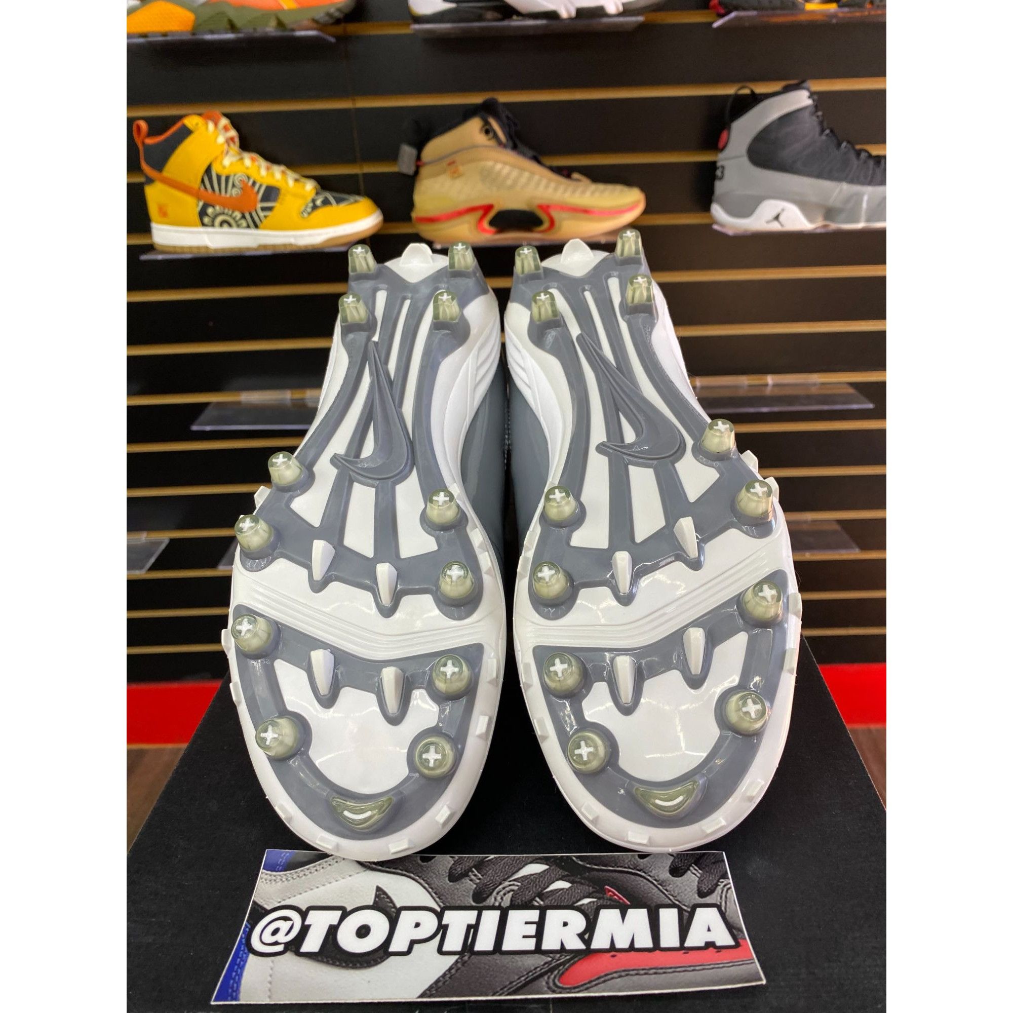Jordan Brand air jordan 11 cleat cool grey 2018 sz 10 BRAND NEW Size US 10 / EU 43 - 6 Thumbnail