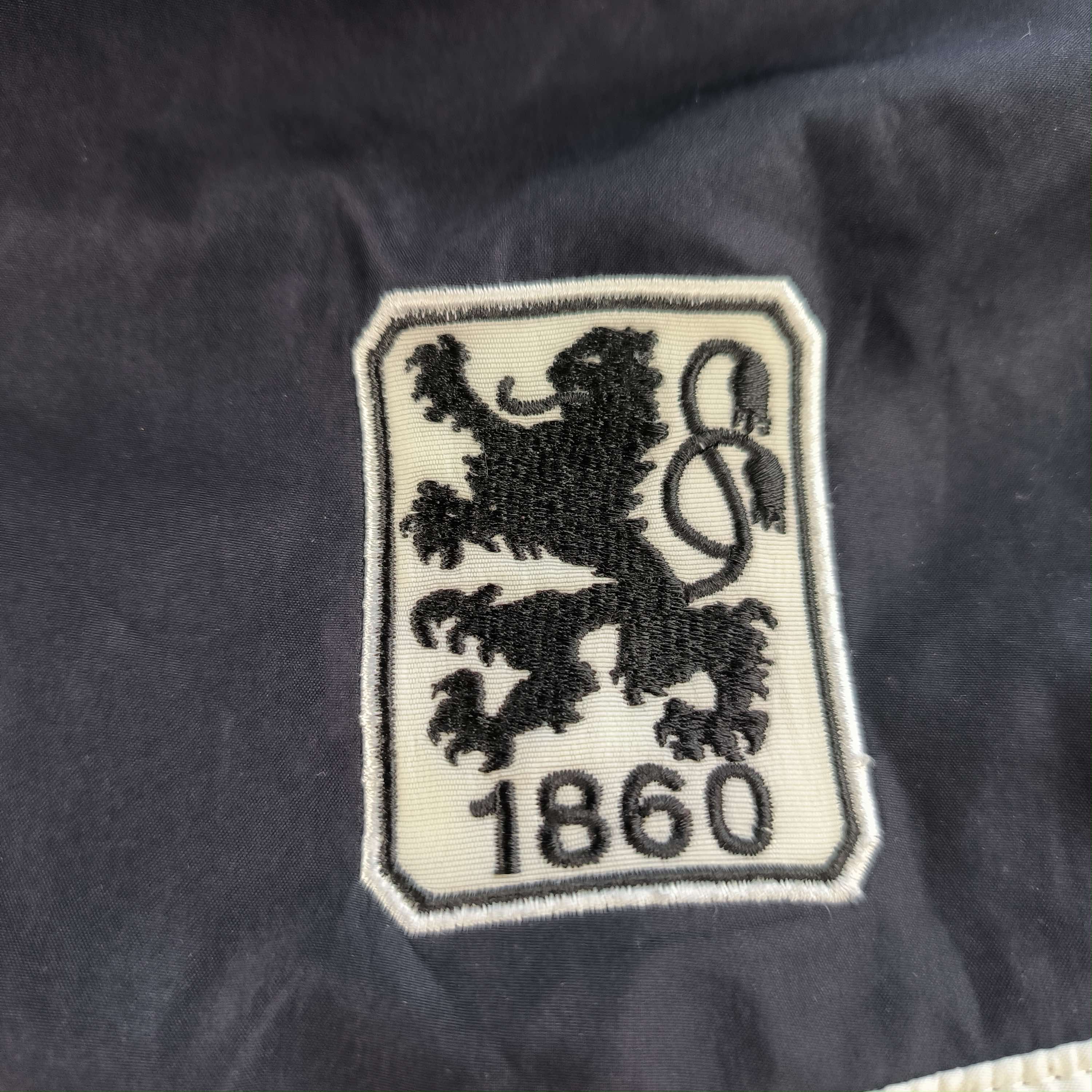 Other 1860 München football jacket size XL Size US XL / EU 56 / 4 - 3 Thumbnail