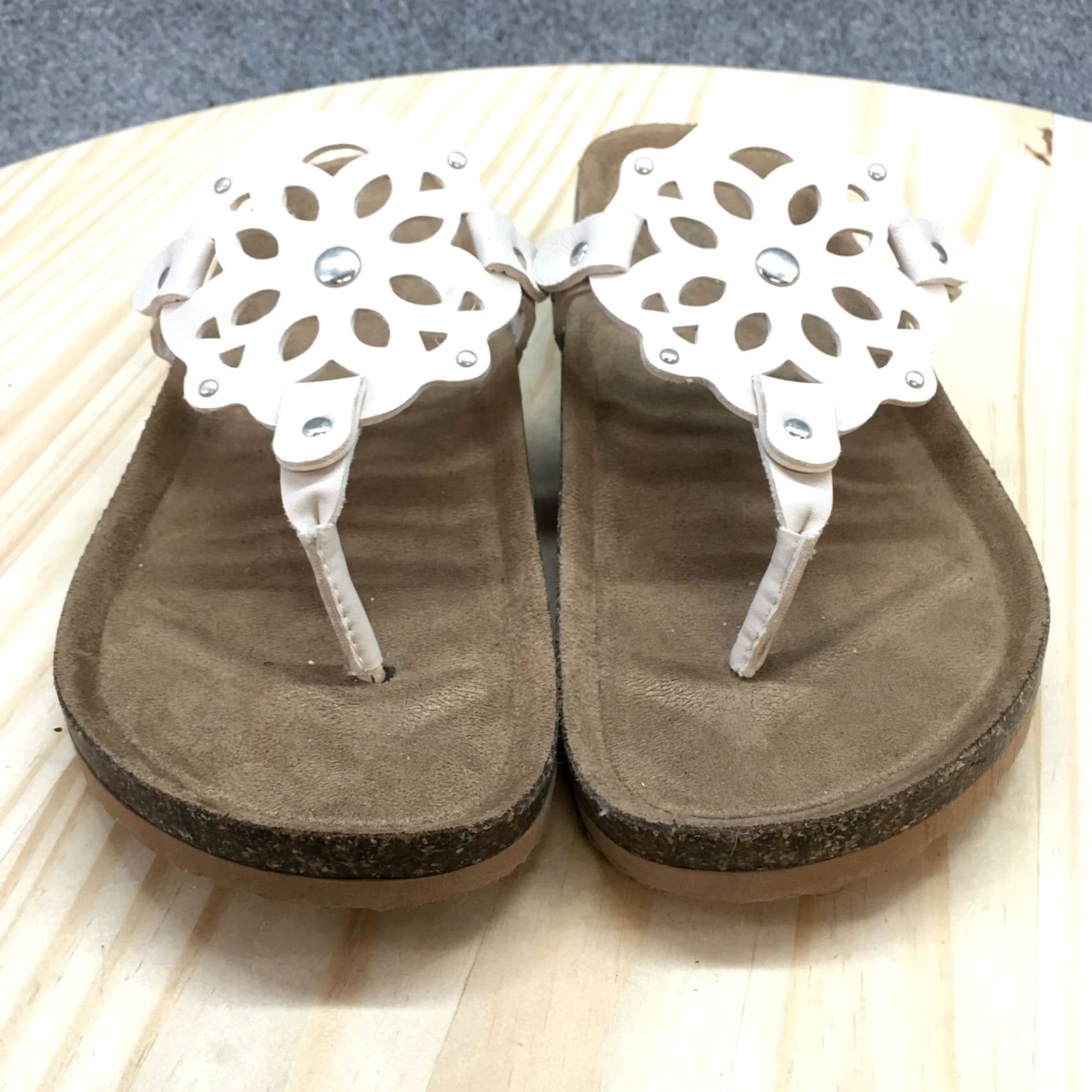 Vintage Maurices Sandal Womens 8M Beige Vanessa Medallion Toe Thong Footbed Casual NEW Size US 8 / IT 38 - 4 Thumbnail