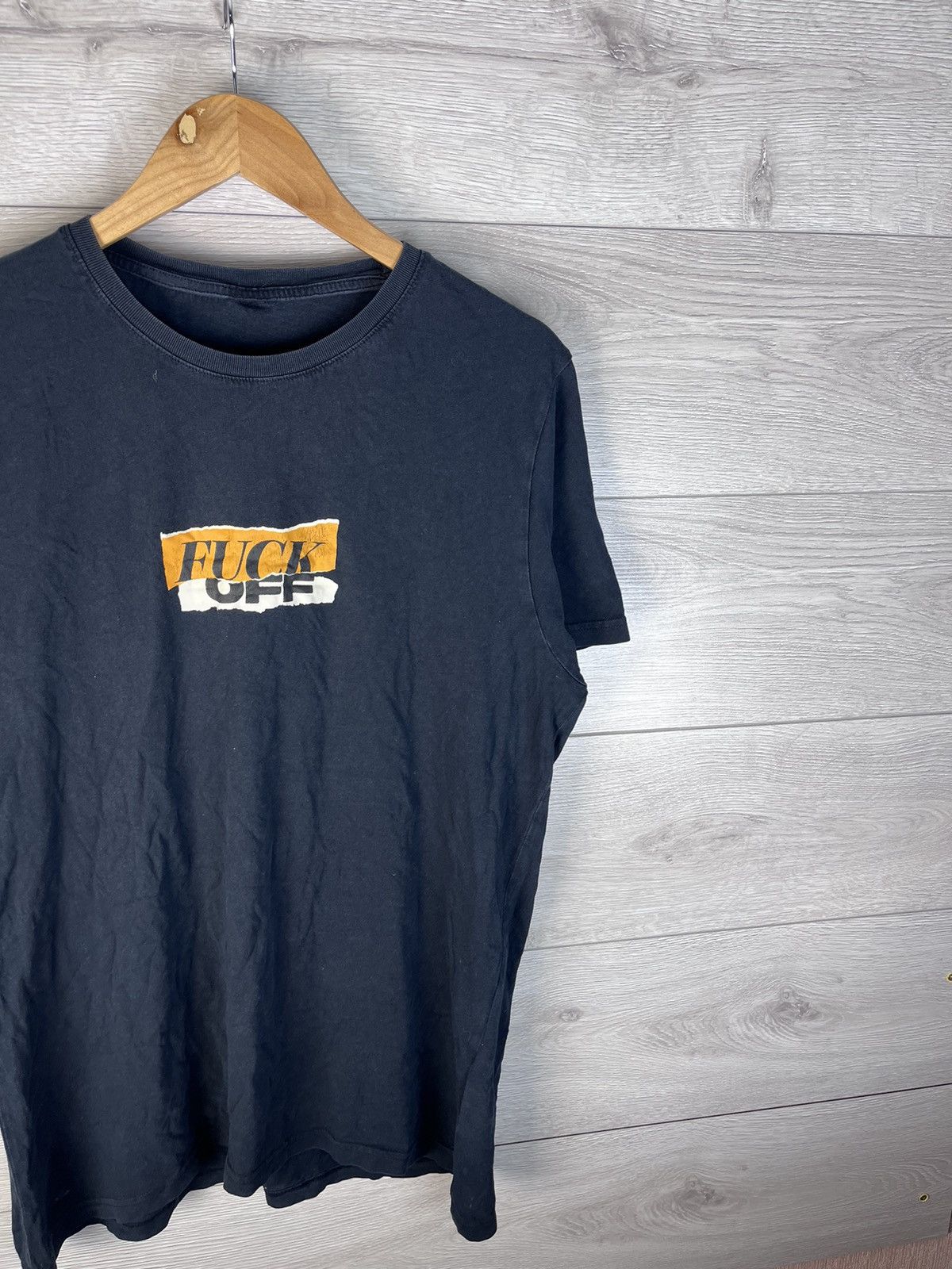 Fruit Of The Loom Men’s merch t-shirt « Fuck Off » size Xl vintage Size US XL / EU 56 / 4 - 3 Thumbnail