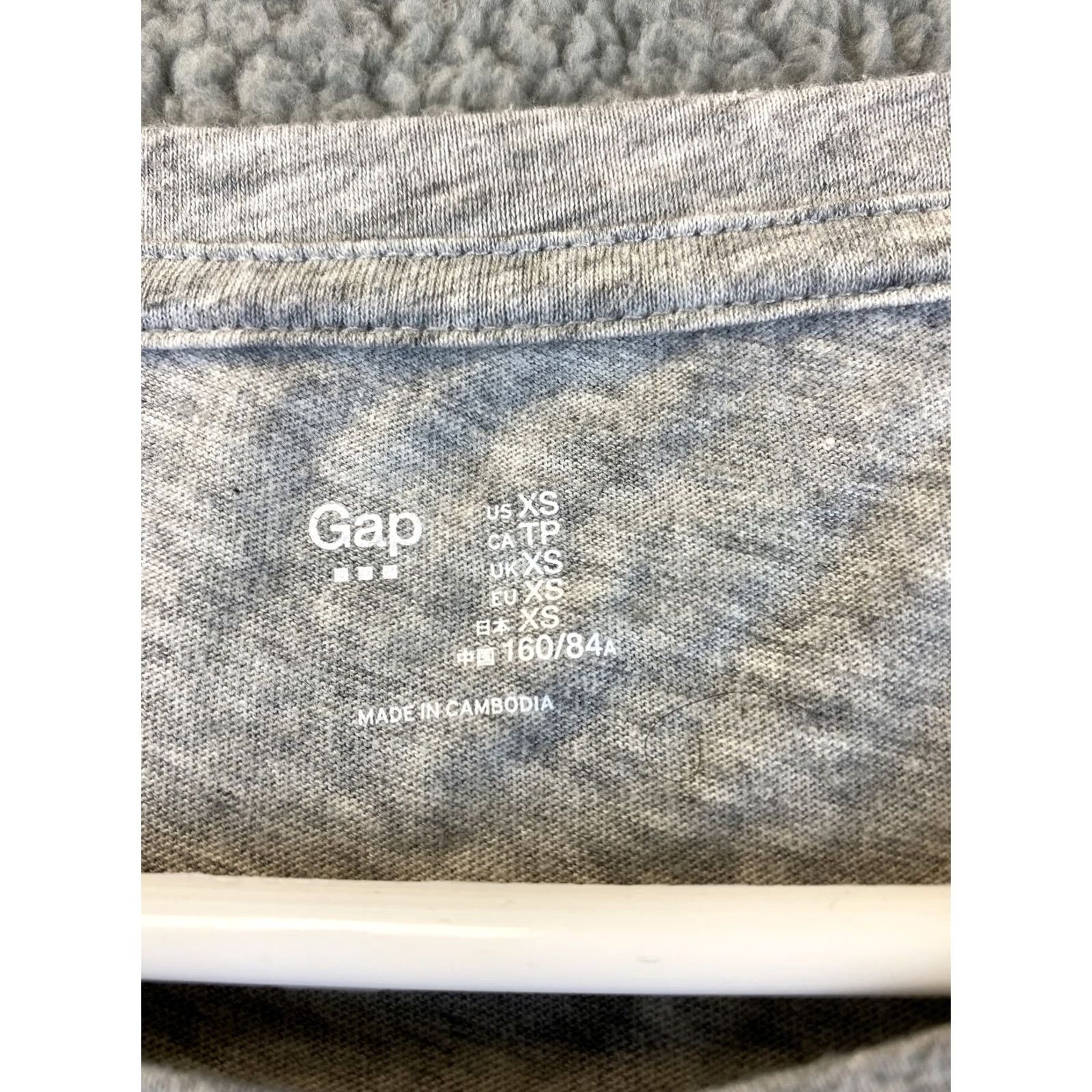 Gap VINTAGE? Not vintage. Women's Gap Shirt Women XS Gray Round Neck T-Shirt Cotton Gap Body 34-40 XS Gray Shirt Womens Shirts? Size XS / US 0-2 / IT 36-38 - 3 Thumbnail