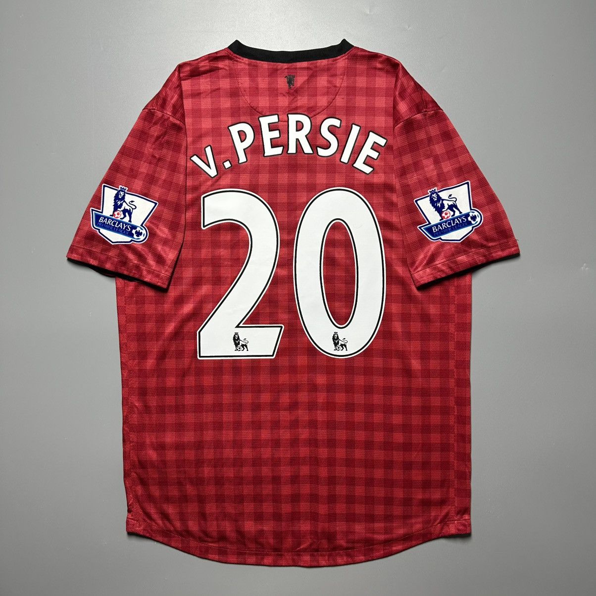 Vintage MANCHESTER UNITED NIKE 2012/2013 HOME JERSEY #20 VAN PERSIE Size US M / EU 48-50 / 2 - 1 Thumbnail