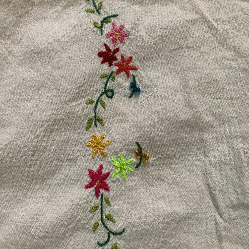 Designer Pre Owned Beige Manta Embroidered Floral Hand Made Blouse L Size L / US 10 / IT 46 - 4 Thumbnail