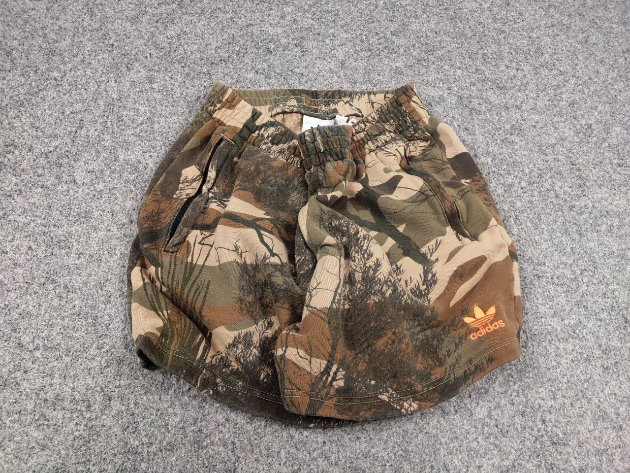 Adidas Adidas Original Realtree Camo casual Short Vintage Y2K Style Size US 32 / EU 48 - 2 Thumbnail