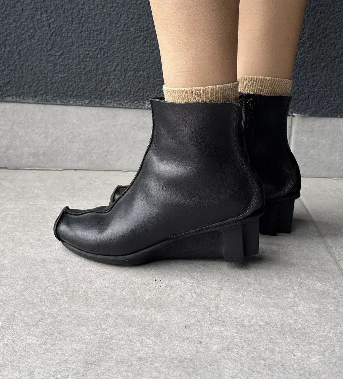 Trippen Trippen Womens Black Shoes Zip Up Ankle Boots Size 38 Size US 7.5 / IT 37.5 - 3 Thumbnail