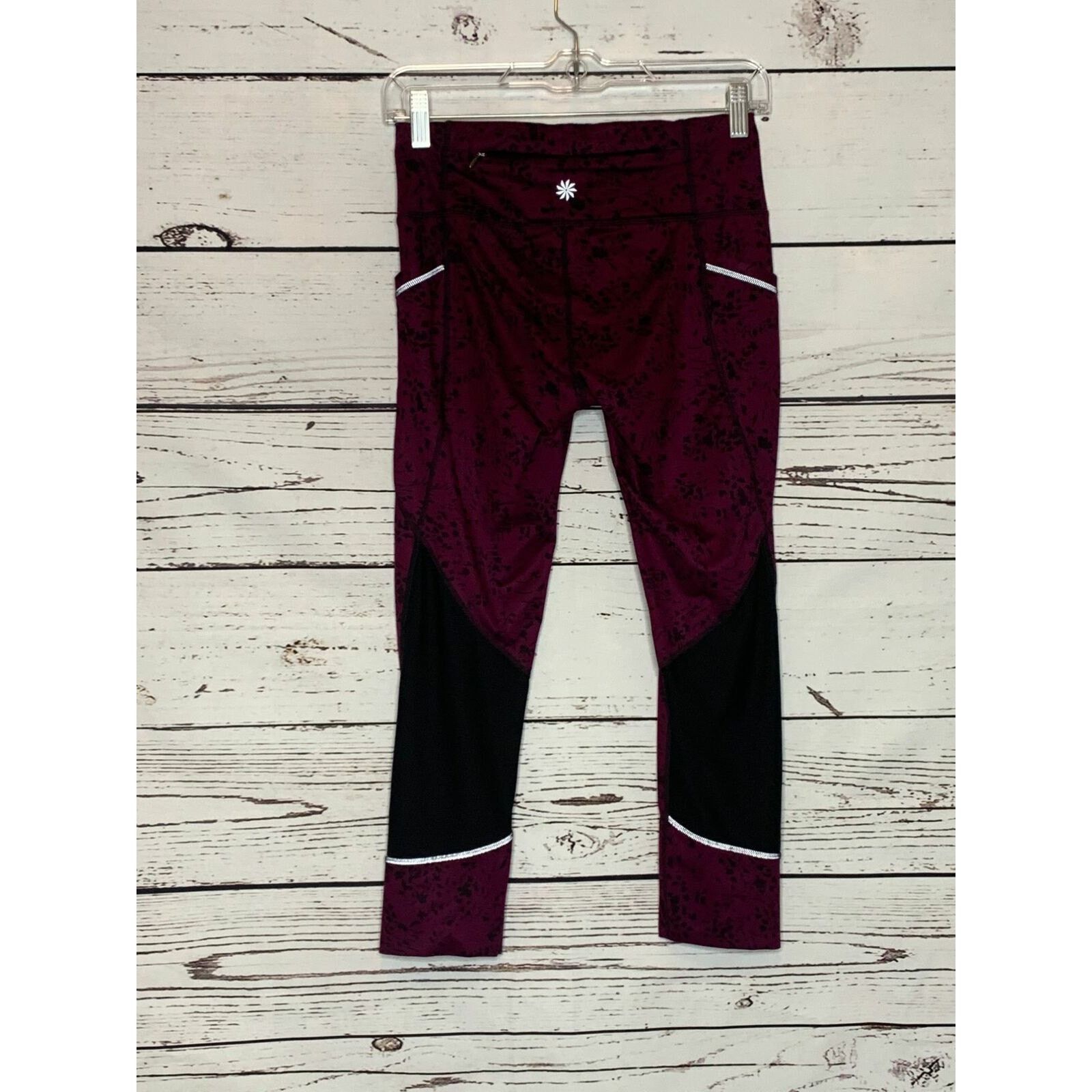 Athleta Athleta red wine and black crop pockets leggings size XS Size 26" / US 2 / IT 38 - 2 Thumbnail