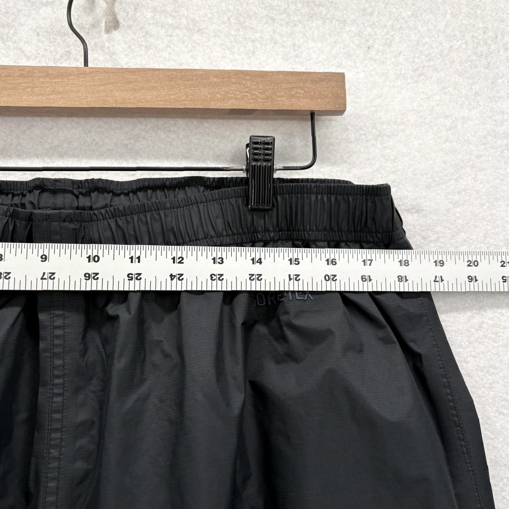 Vintage L.L. Bean Rain Pants Mens XL Black GORE-TEX Waterproof Lined Hiking Ski Outdoor Pants Size US 36 / EU 52 - 7 Thumbnail