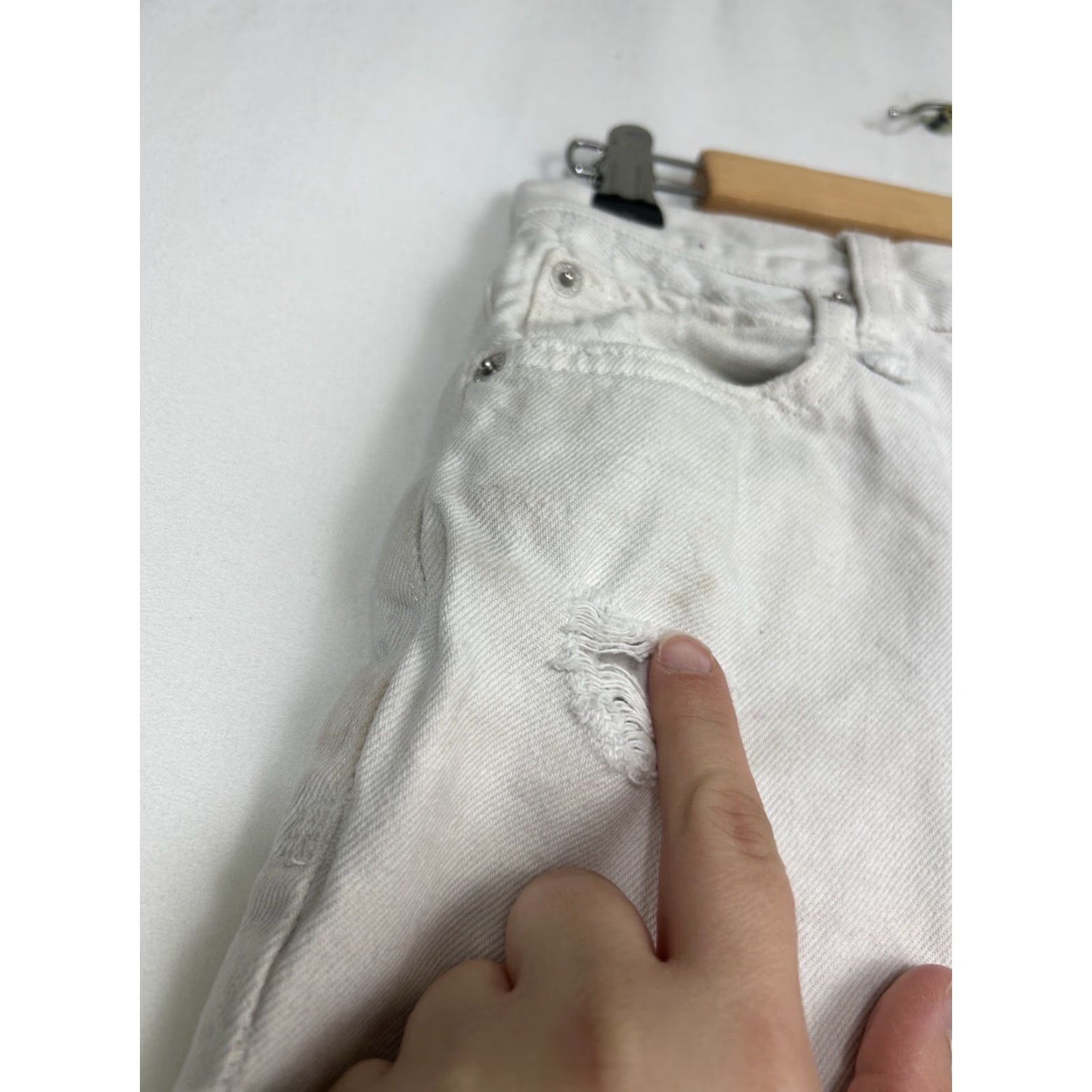 Vintage We The Free White Cotton Denim Distressed High Waisted Cut-Off Shorts Womens Size 24 26 Inseam 4in Size 42" / US 20 - 6 Thumbnail