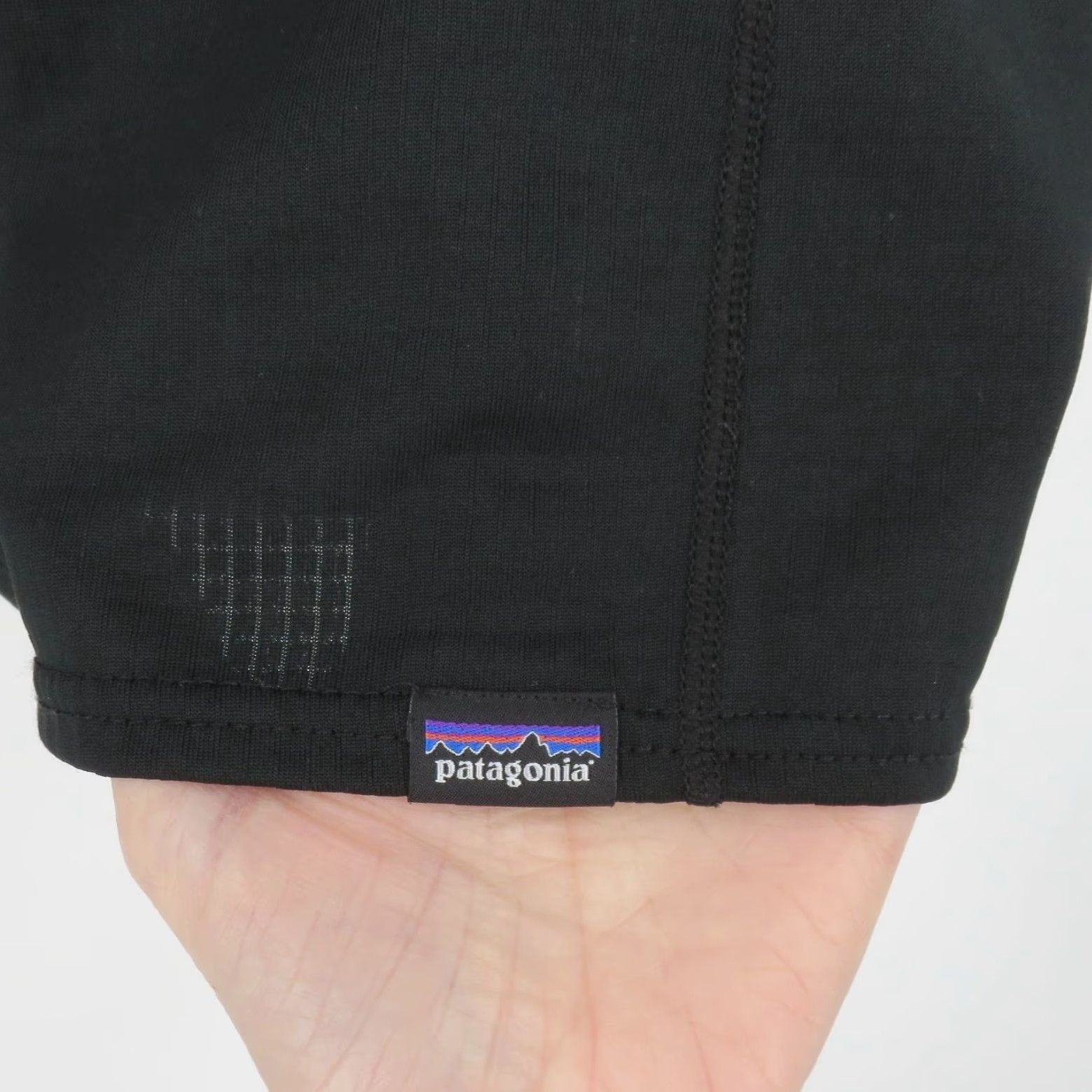 Patagonia Patagonia Shirt Women Large Capilene Baselayer Midweight Solid Black Long Sleeve Crew Neck Capilene Baselayer Shirt Size L / US 10 / IT 46 - 3 Thumbnail