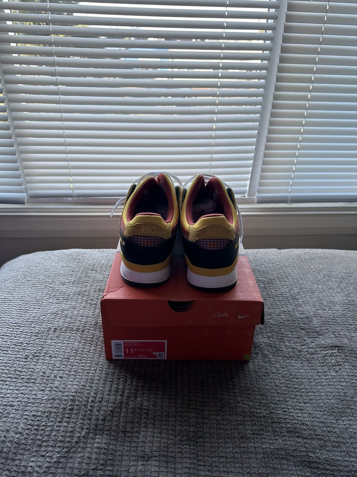 Asics × Kith Kith x Marvel x Asics Gel Lyte 3 - Wolverine 1980’ Size US 11.5 / EU 44-45 - 7 Thumbnail