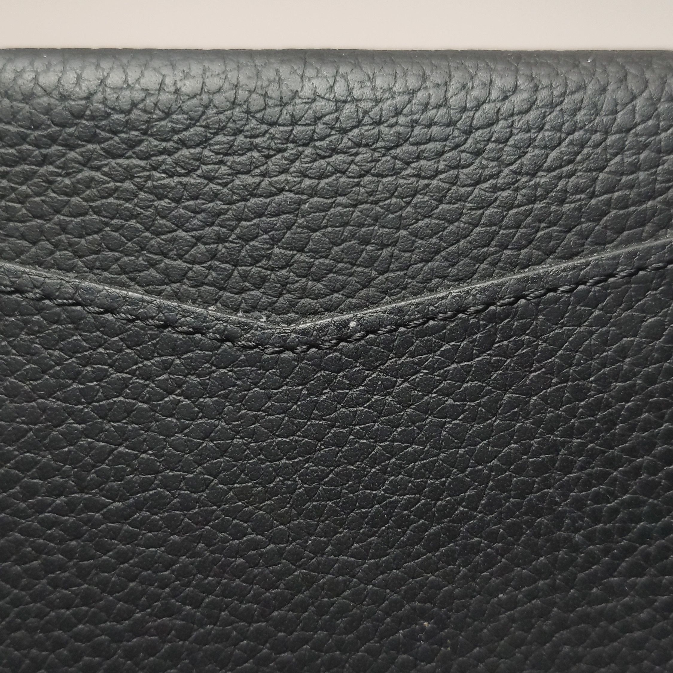 Louis Vuitton Louis Vuitton (LV) Cowhide Solid Color Letter Logo Card Hol Size ONE SIZE - 5 Thumbnail