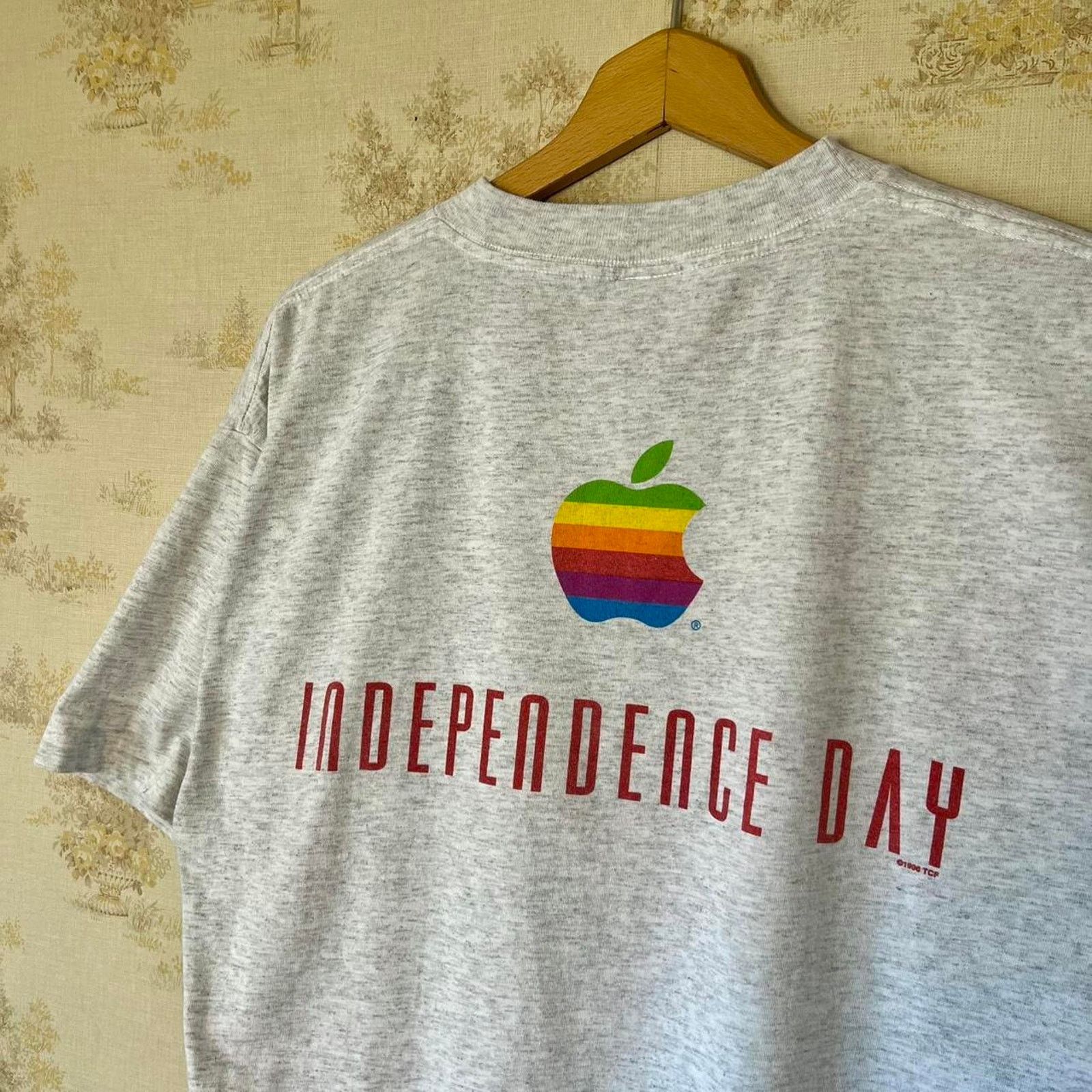 Apple 1996 Apple Computer x Independence Day Promo T-Shirt | XL Size US XL / EU 56 / 4 - 1 Thumbnail