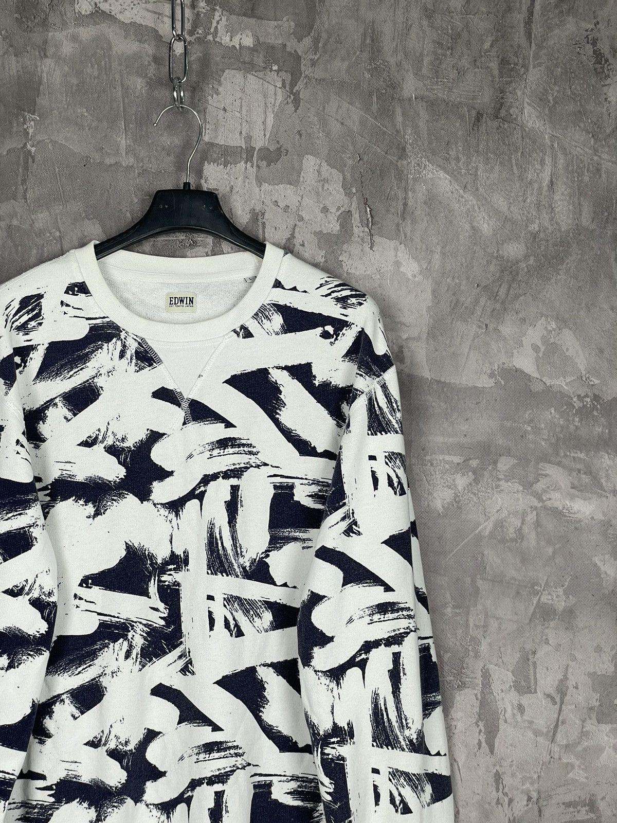 Edwin × Japanese Brand Vintage Edwin Japan Overprint Avant Garde Crew Sweatshirt Size US L / EU 52-54 / 3 - 4 Thumbnail