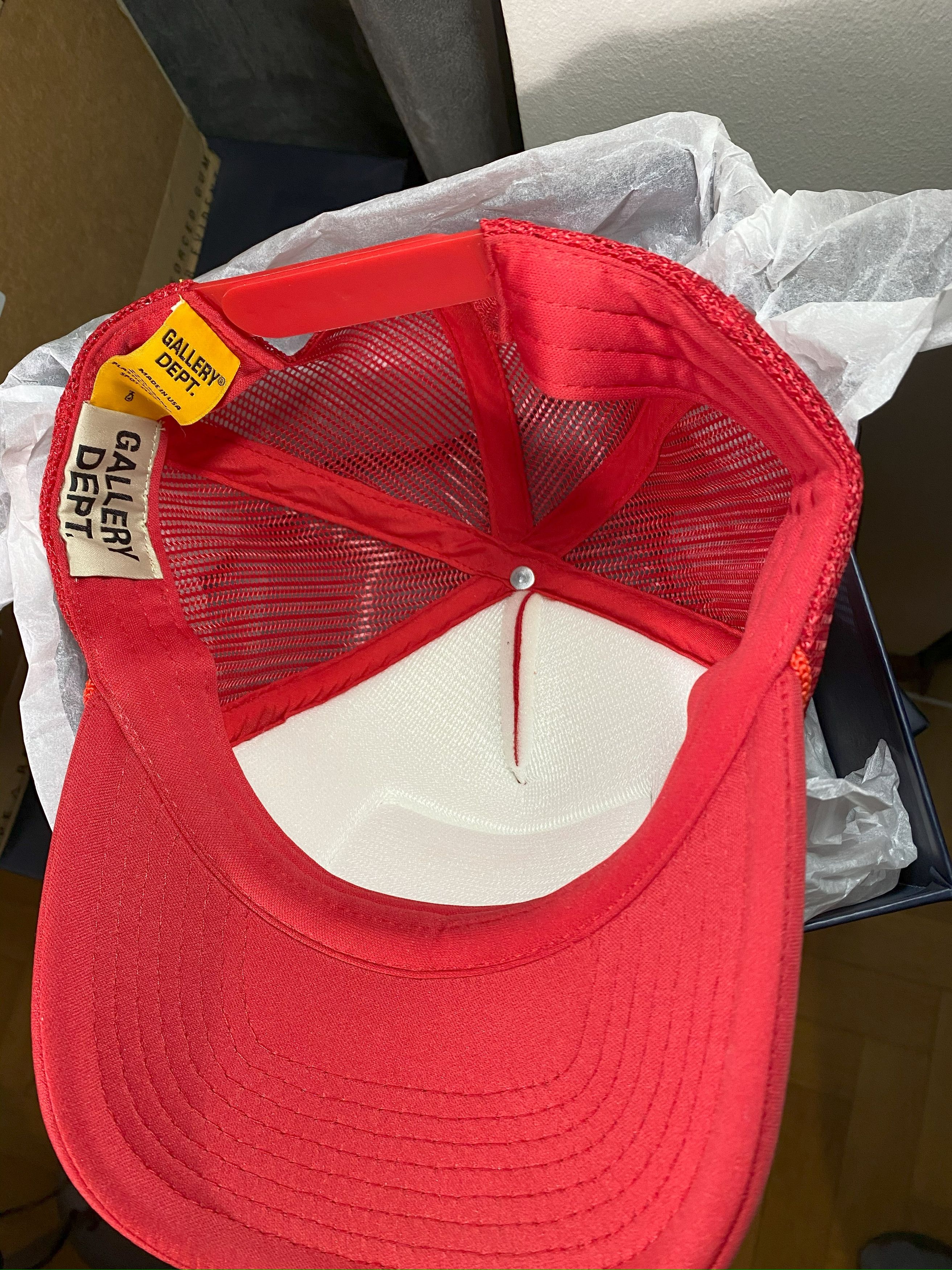 Gallery Dept. Gallery Dept. Souvenir Trucker Hat Red Size ONE SIZE - 2 Thumbnail