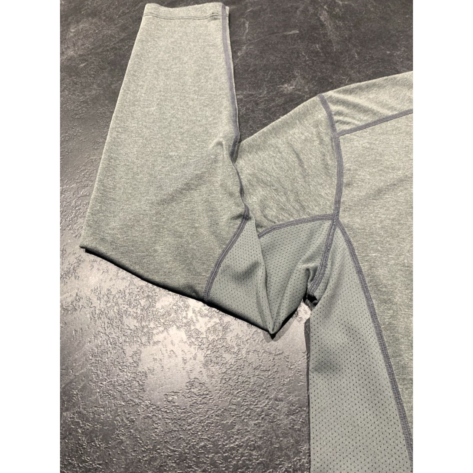 Nike Nike Dri-FIT Long Sleeve Shirt Mens M Gray Athletic Performance Gym Tee Logo Outdoor Sports Size US M / EU 48-50 / 2 - 7 Thumbnail