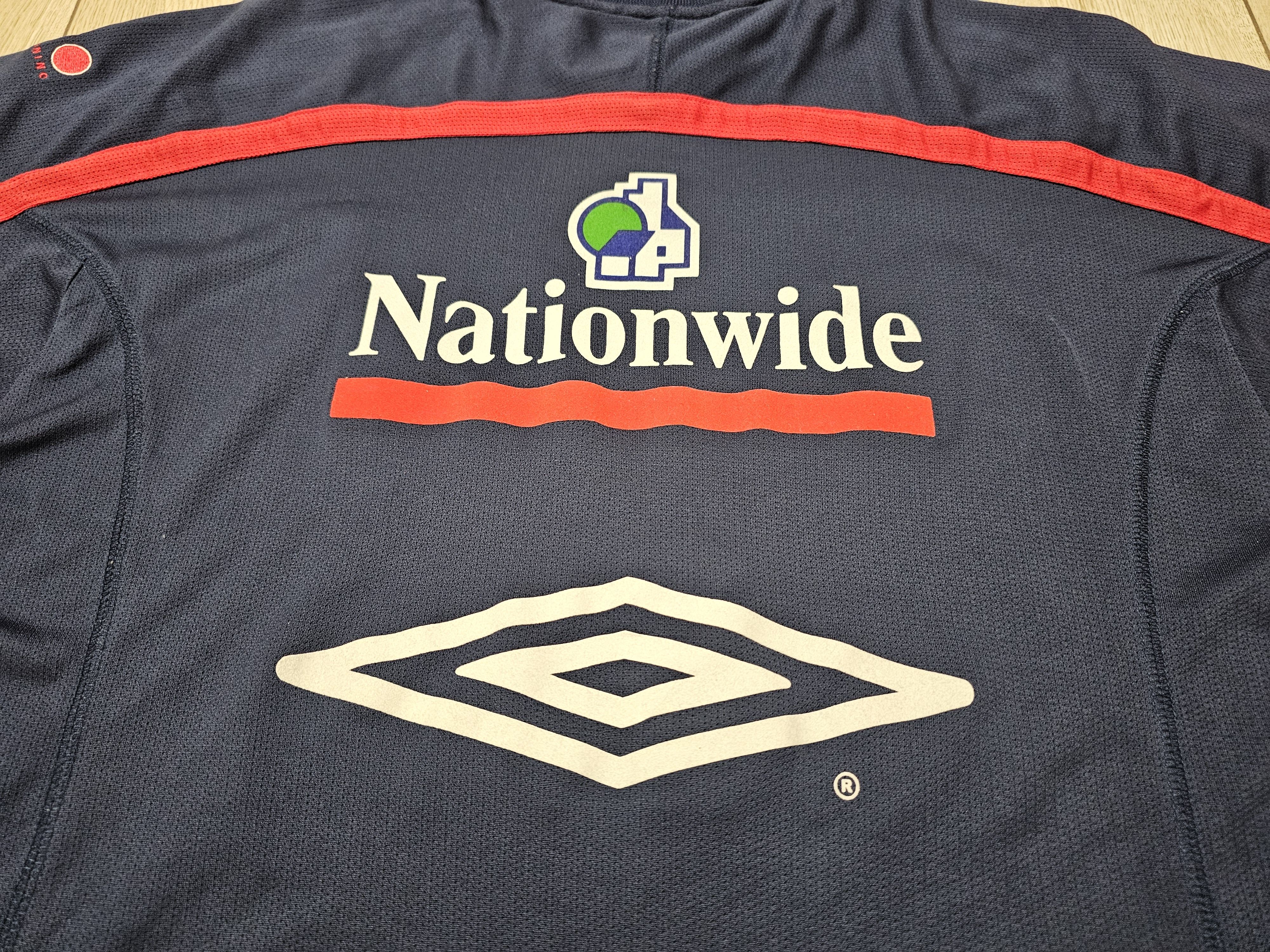 Vintage ENGLAND 2002 VINTAGE TRAINING FOOTBALL SHIRT SOCCER JERSEY Size US M / EU 48-50 / 2 - 5 Thumbnail