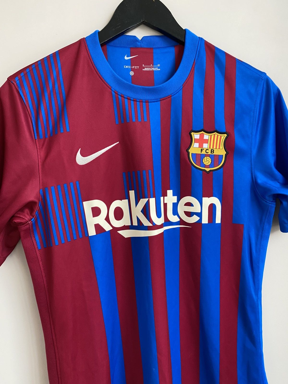 Nike BARCELONA HOME FOOTBALL SHIRT SOCCER JERSEY NIKE Size US S / EU 44-46 / 1 - 3 Thumbnail
