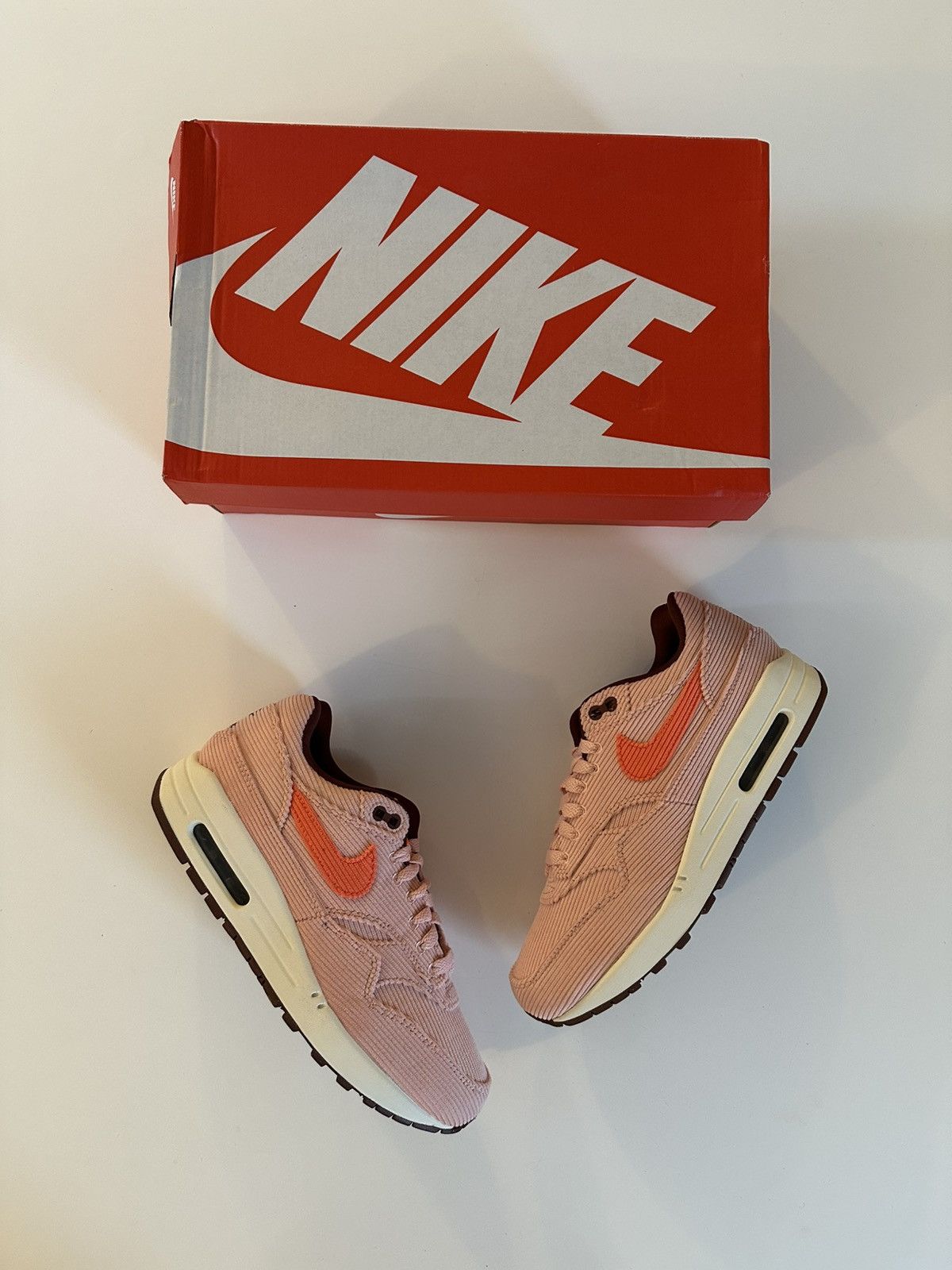 Nike Nike Air Max 1 Corduroy Coral Stardust Size US 7 / EU 40 - 2 Thumbnail