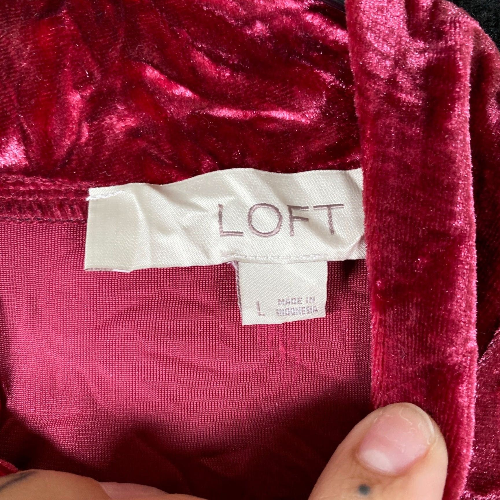 Loft LOFT Blouse Sleeveless Red Mock Neck Stretch Velvet Large Woman Casual Workwear Boho 80s Momcore Bohemian Solid Size L / US 10 / IT 46 - 4 Thumbnail