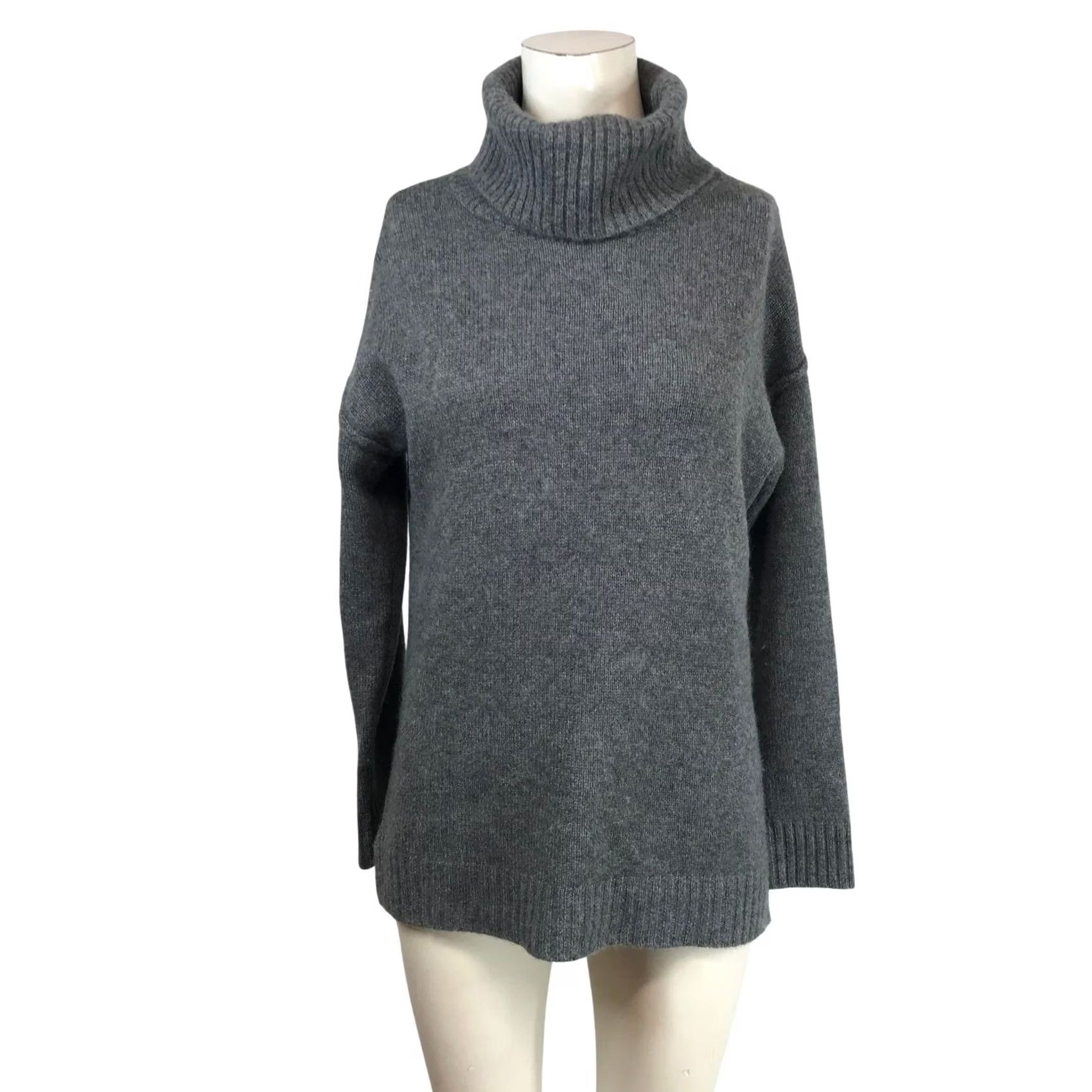 Saks Fifth Avenue Saks Fifth Avenue Gray 100% Cashmere Turtleneck Sweater XS Relaxed Fit Ribbed Womens Pullover Knit, Side Slits, Dry Clean Only Size XS / US 0-2 / IT 36-38 - 2 Thumbnail