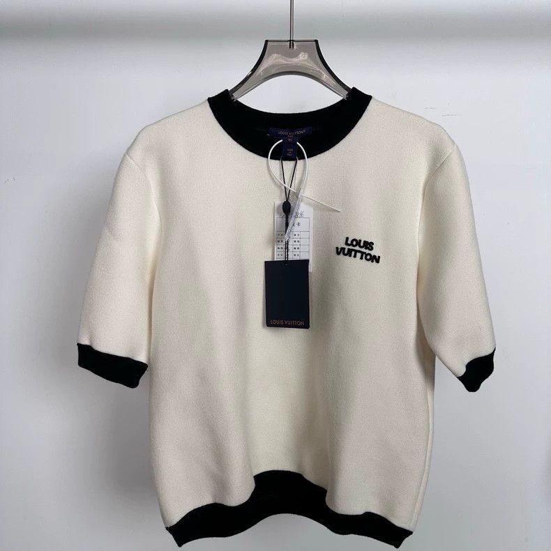 Louis Vuitton Louis Vuitton Black and white wool logo short sleeve Size XS / US 0-2 / IT 36-38 - 1 Thumbnail