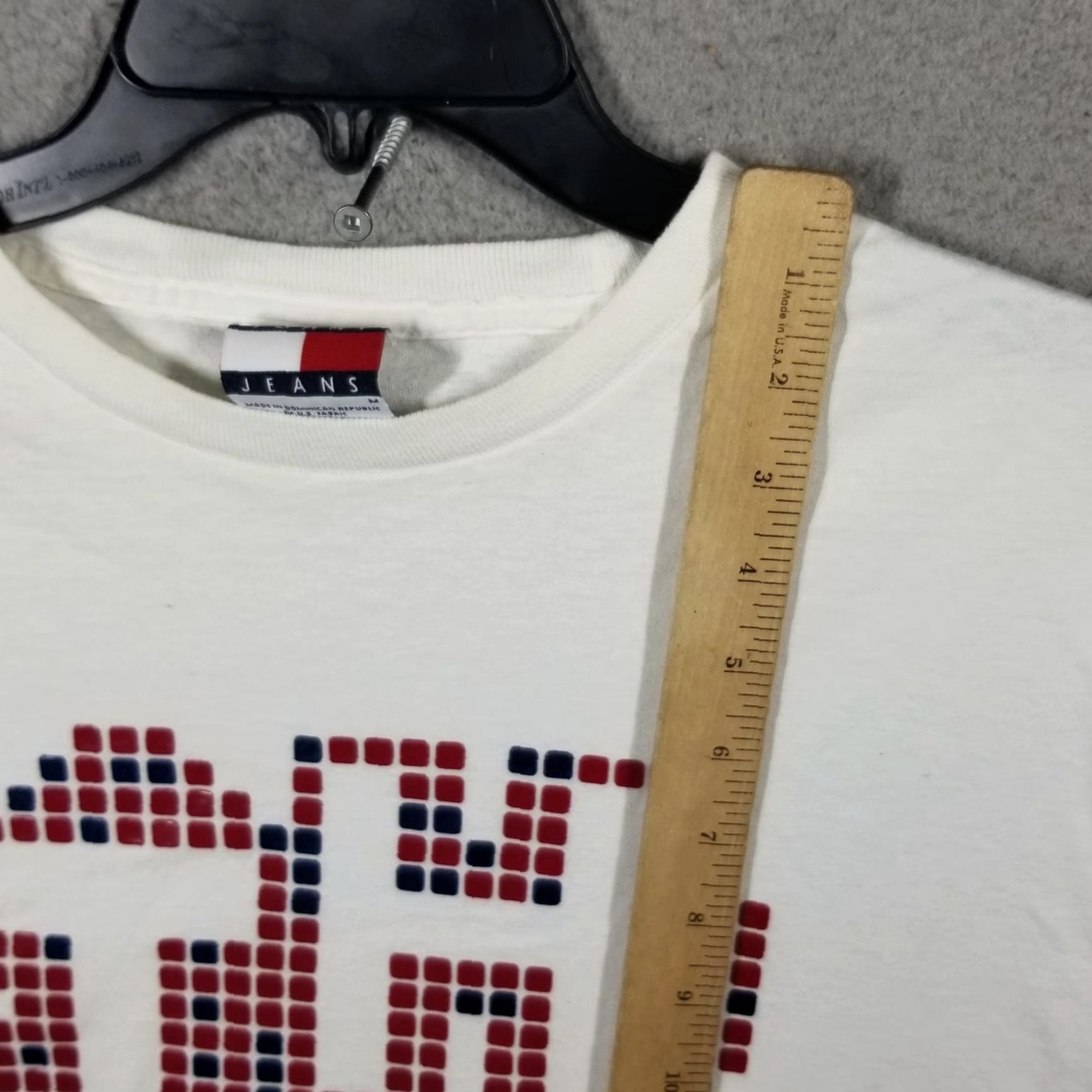 Tommy Hilfiger TOMMY VINTAGE Jeans Shirt Graphic Tee Mens Medium White Pixel Logo Short Sleeve Crewneck Size US M / EU 48-50 / 2 - 4 Thumbnail