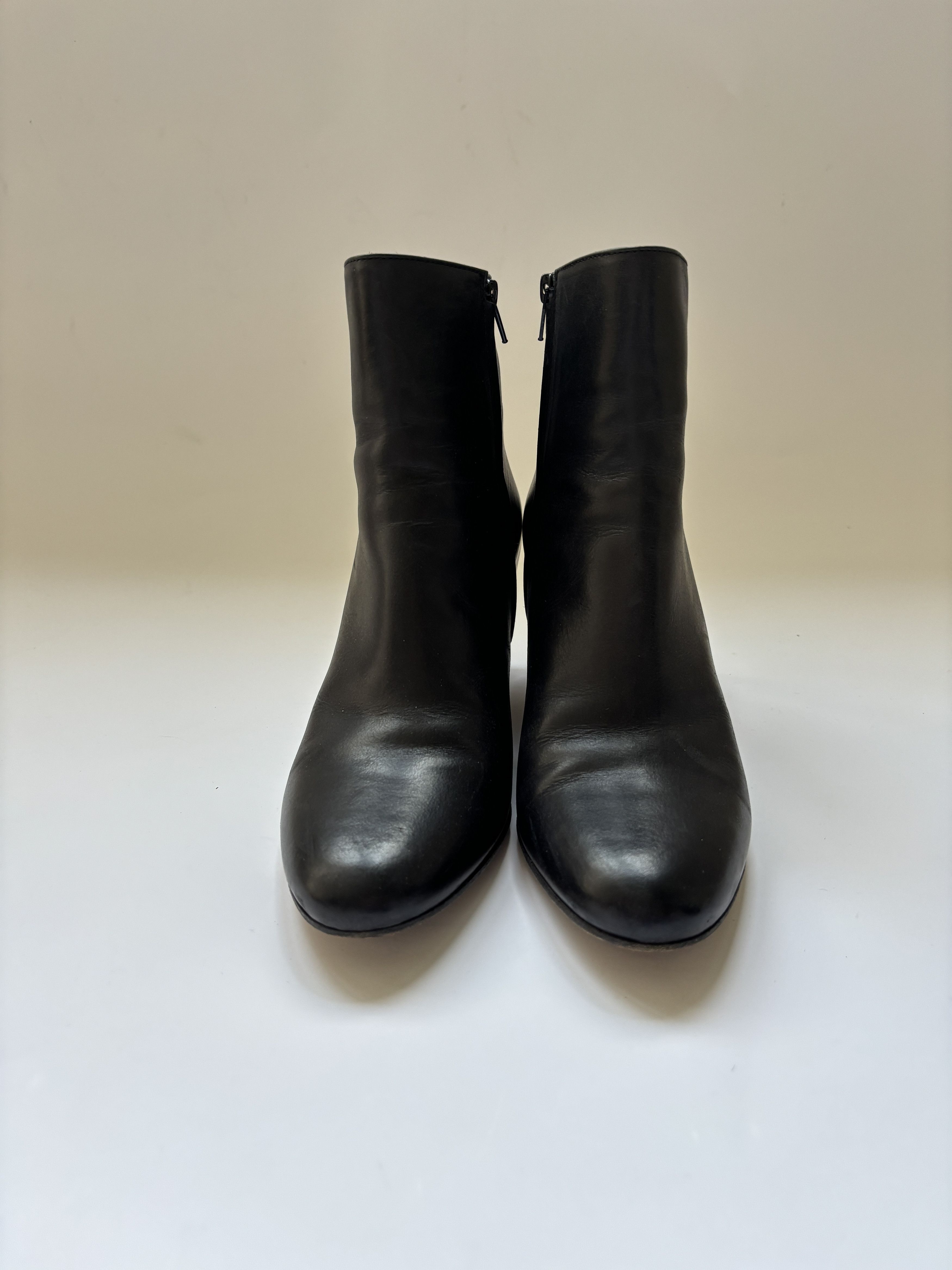 Maison Margiela ⚡️QUICK SALE⚡️Maison Margiela Black Leather Ankle Boots Size US 7 / IT 37 - 3 Thumbnail