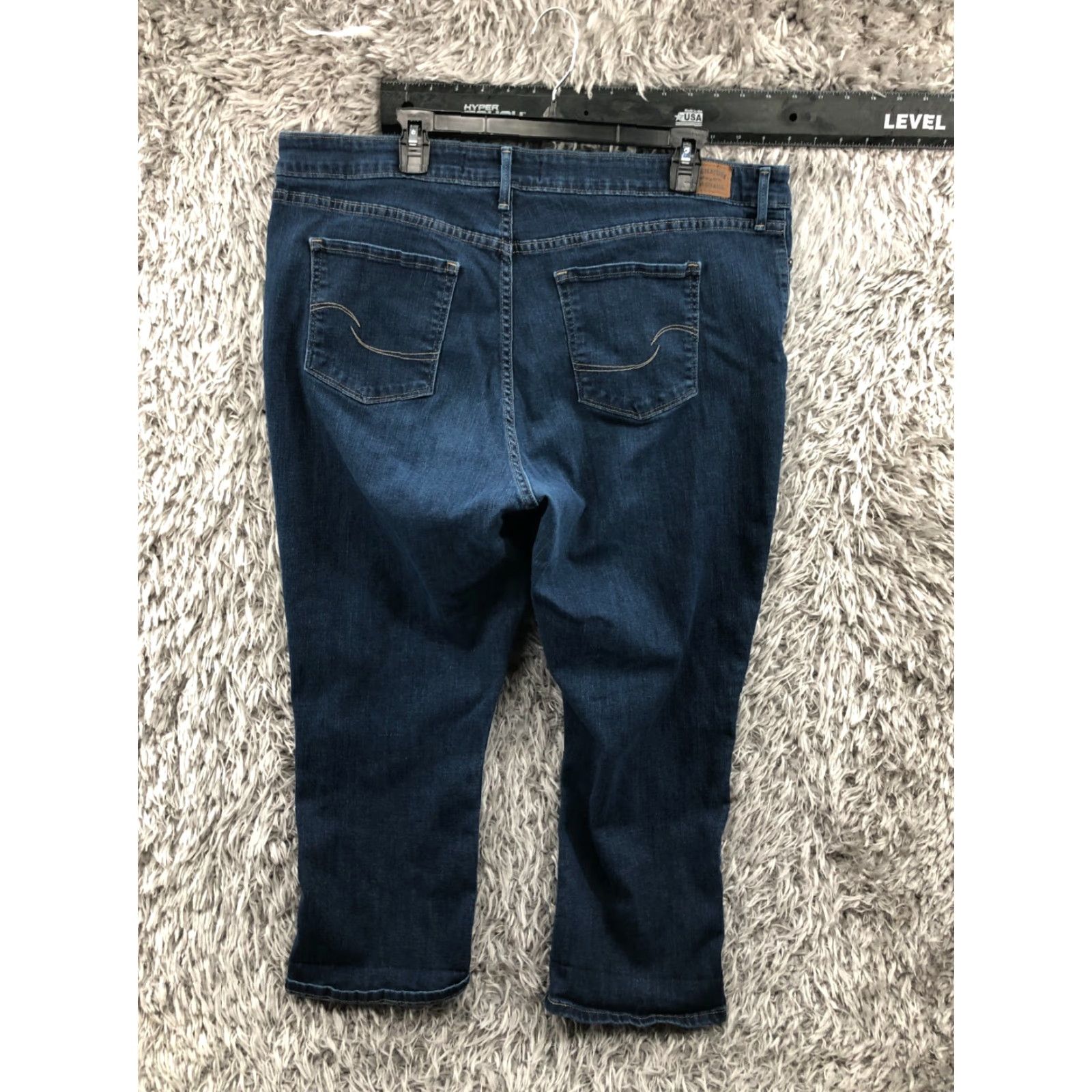 Levi's Levi's Signature Capri Jeans Size 22 Womens Medium Wash Blue Jeans Capri 5-Pocket Levi's 500 Series Womens Plus Size 40" / US 18 - 5 Thumbnail