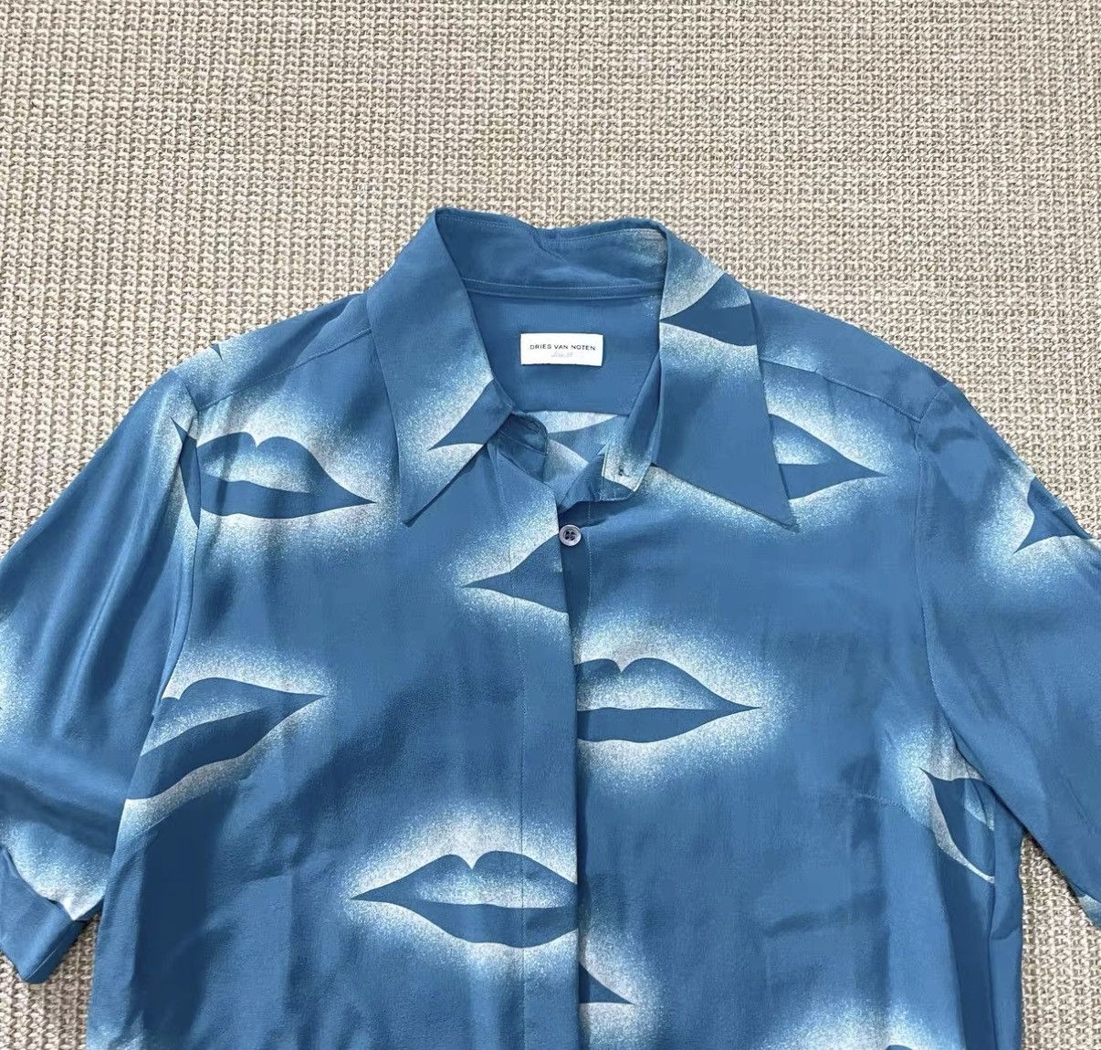 Dries Van Noten Dries Van Noten Silk Lip Print Short Sleeve Shirt J29 Size US S / EU 44-46 / 1 - 3 Thumbnail