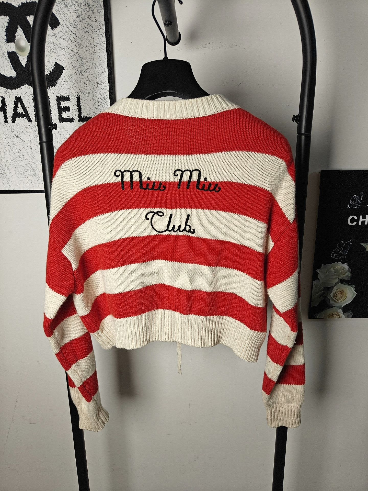 Miu Miu Miu Miu Retro Embroidered White Sweater M Women Size M / US 6-8 / IT 42-44 - 1 Thumbnail