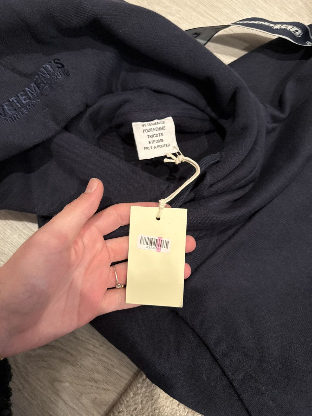 Vetements s/s 2018 tape hoodie nwt!! Size US XS / EU 42 / 0 - 8 Thumbnail