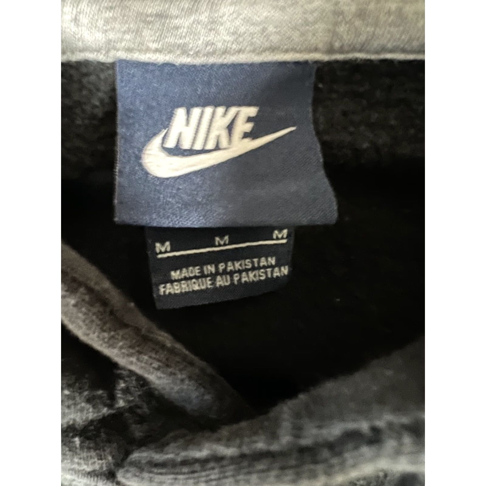 Nike VINTAGE Nike Black Pullover Hoodie Sweatshirt M Hooded Embroidered Swoosh Fade Nike Sportswear 90s Mens Hoodie Size US M / EU 48-50 / 2 - 3 Thumbnail