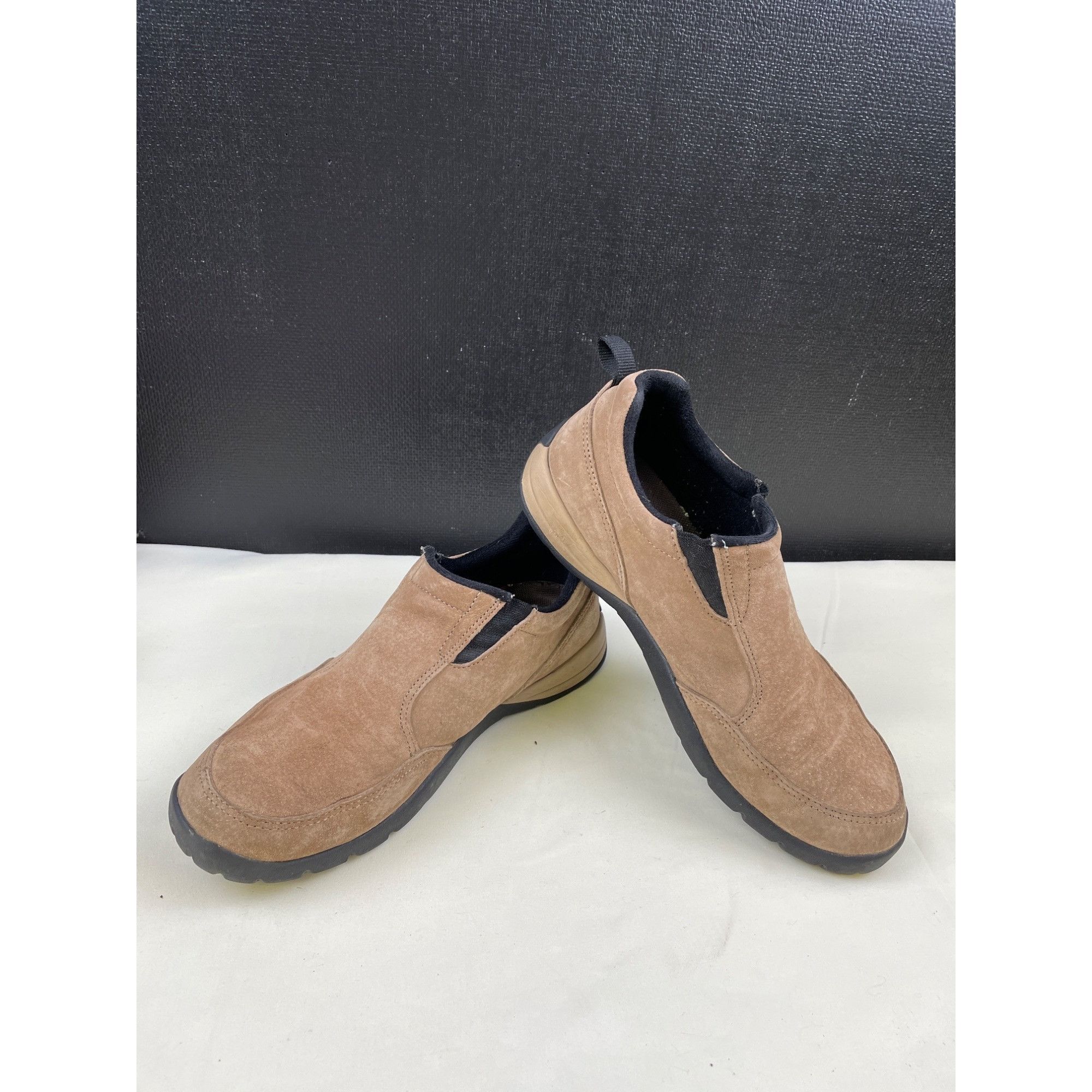 Cabelas Cabelas Women's Tan Suede Slip on Shoes/ Loafers Size 8 SKU Size US 8 / IT 38 - 3 Thumbnail