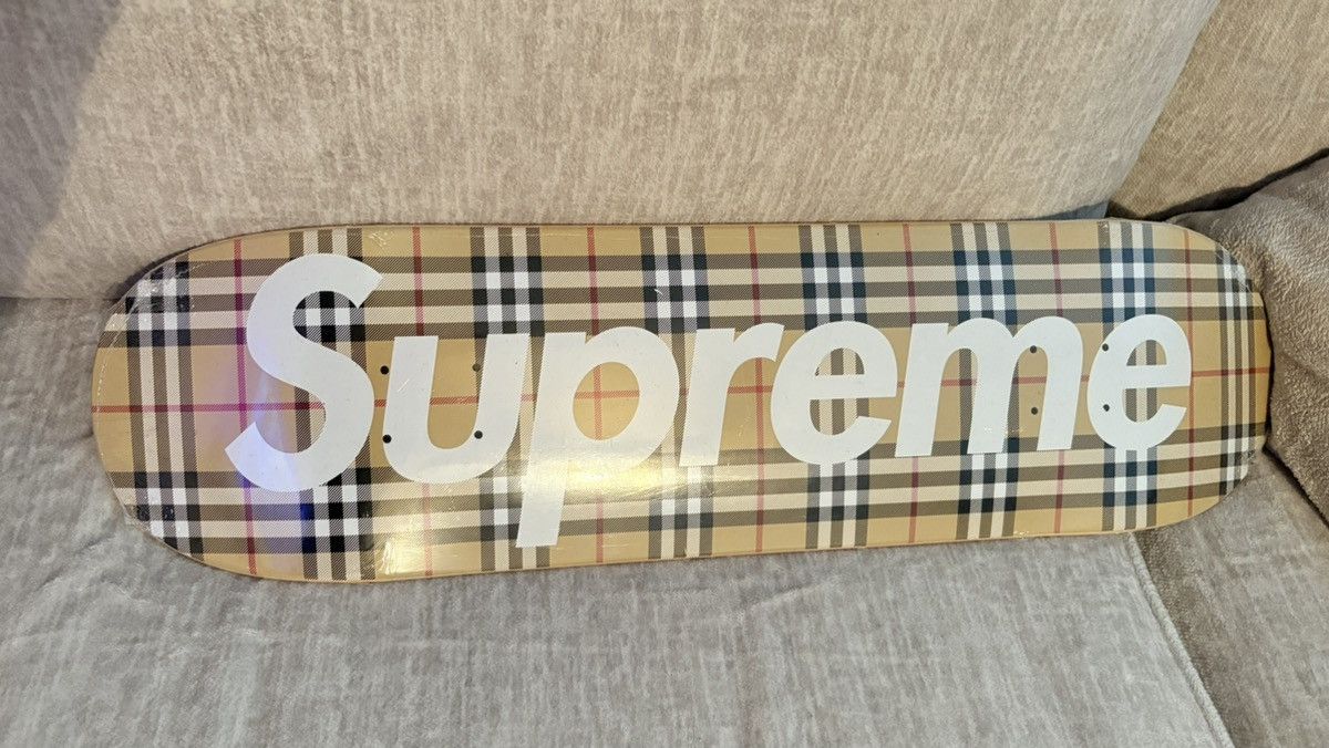 Supreme Supreme X Burberry Size ONE SIZE - 1 Thumbnail