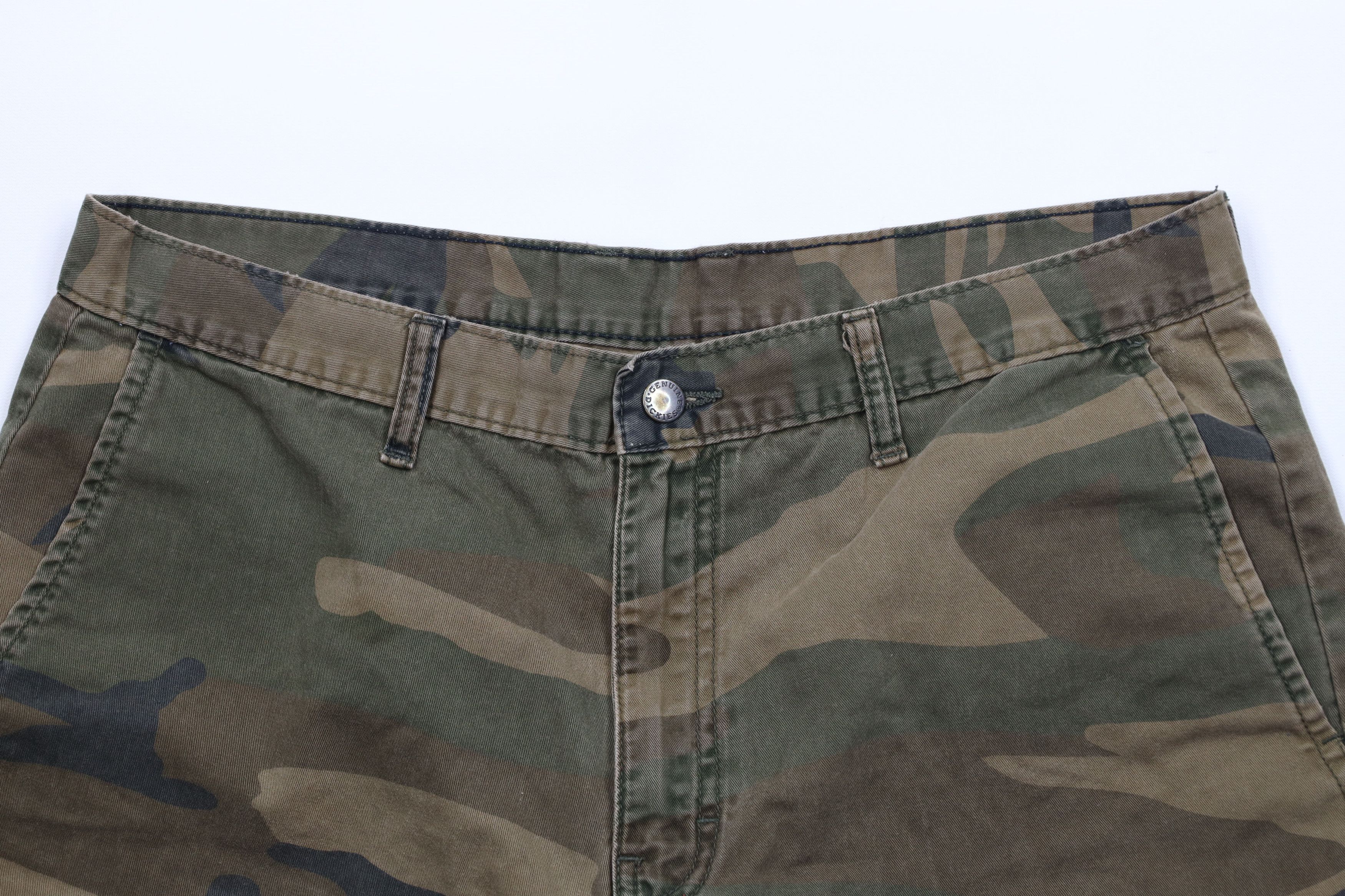 Dickies × Vintage Vintage Dickies Spell Out Camouflage Chino Shorts Cotton Size US 36 / EU 52 - 2 Thumbnail
