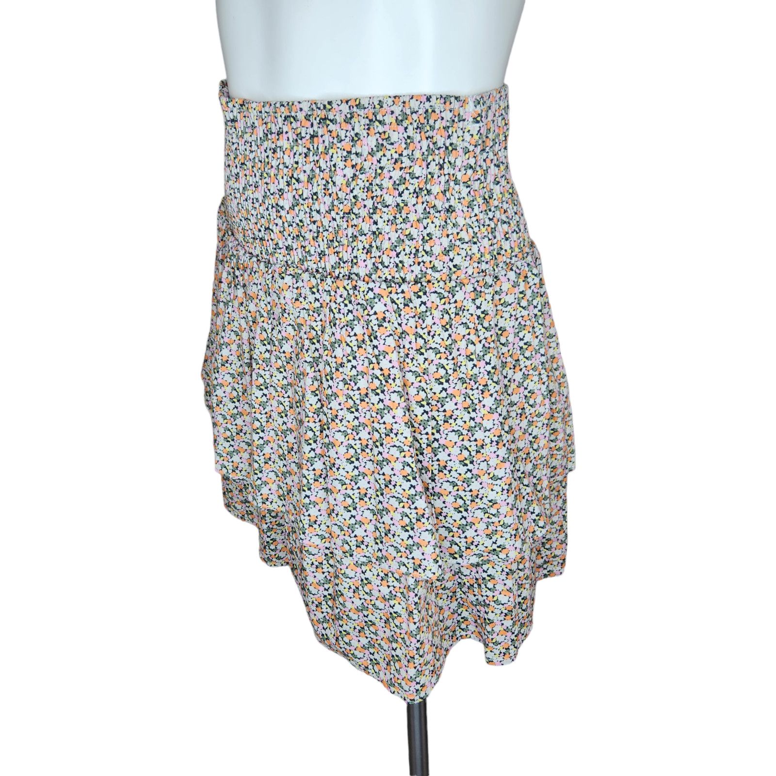 Other Vero Moda Womens Small Lykke Floral Short Skirt Smocked Size 26" / US 2 / IT 38 - 4 Thumbnail