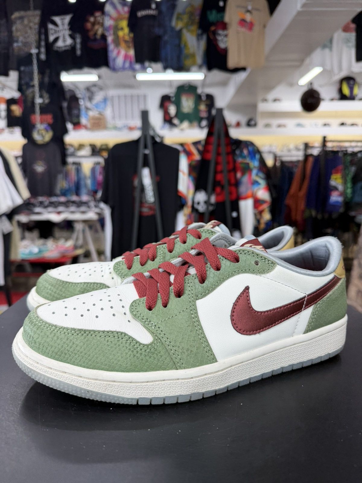 Jordan Brand Jordan 1 Low Year of the Dragon Size 8.5 (2024) Size US 8.5 / EU 41-42 - 1 Thumbnail